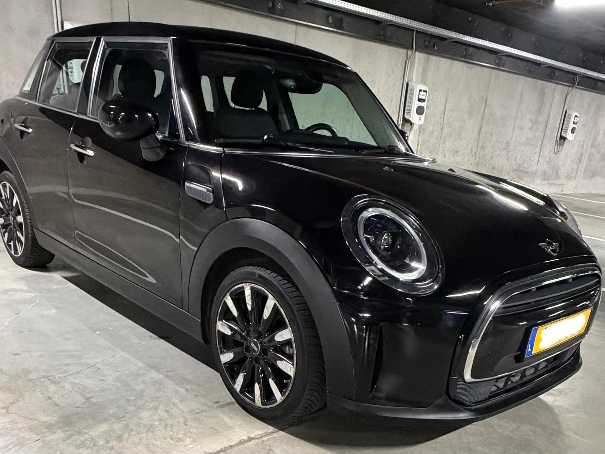 Mini Cooper (2021) - Photo 1