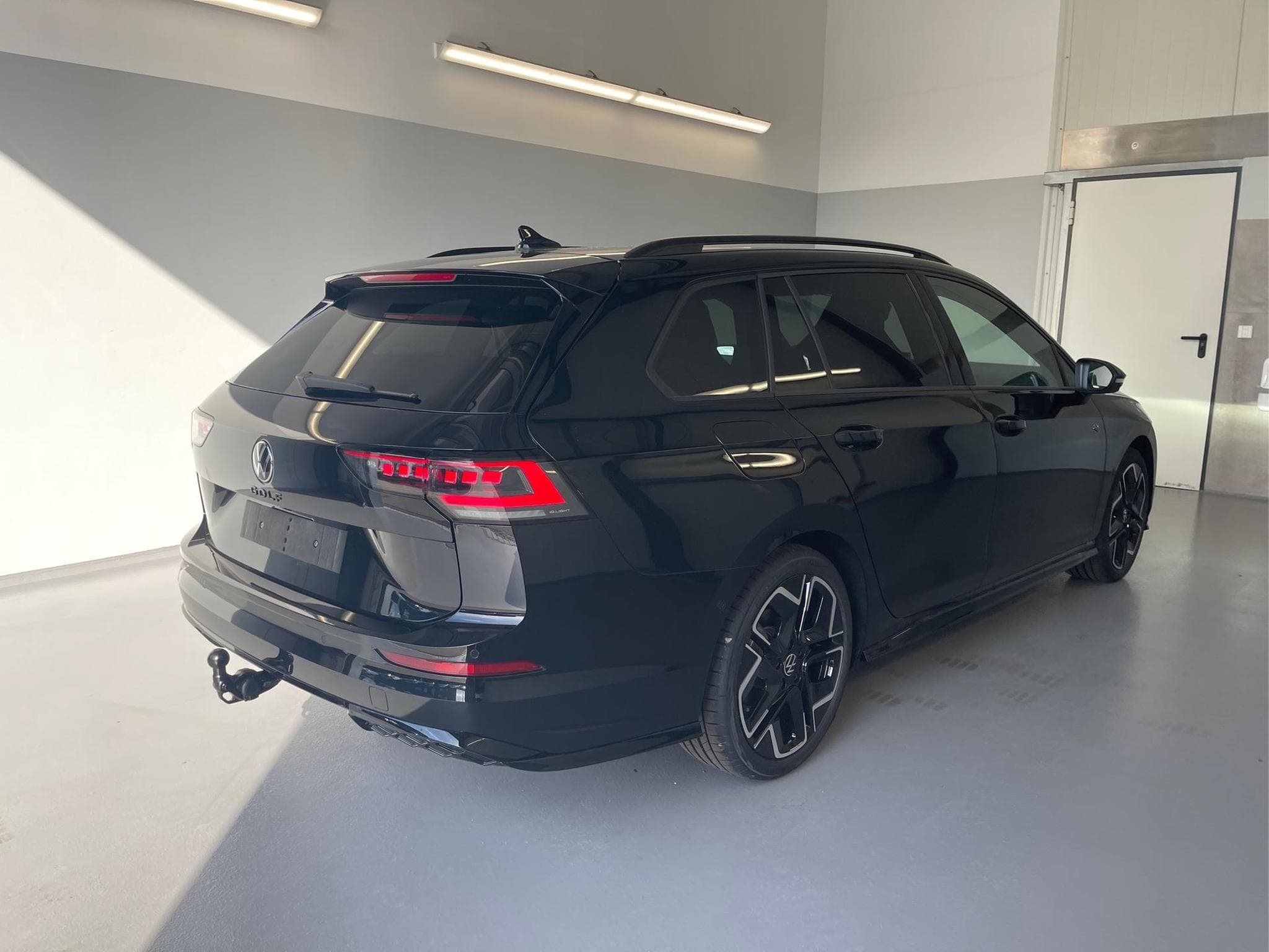 VW Golf Variant R-Line (2026) - Foto 4