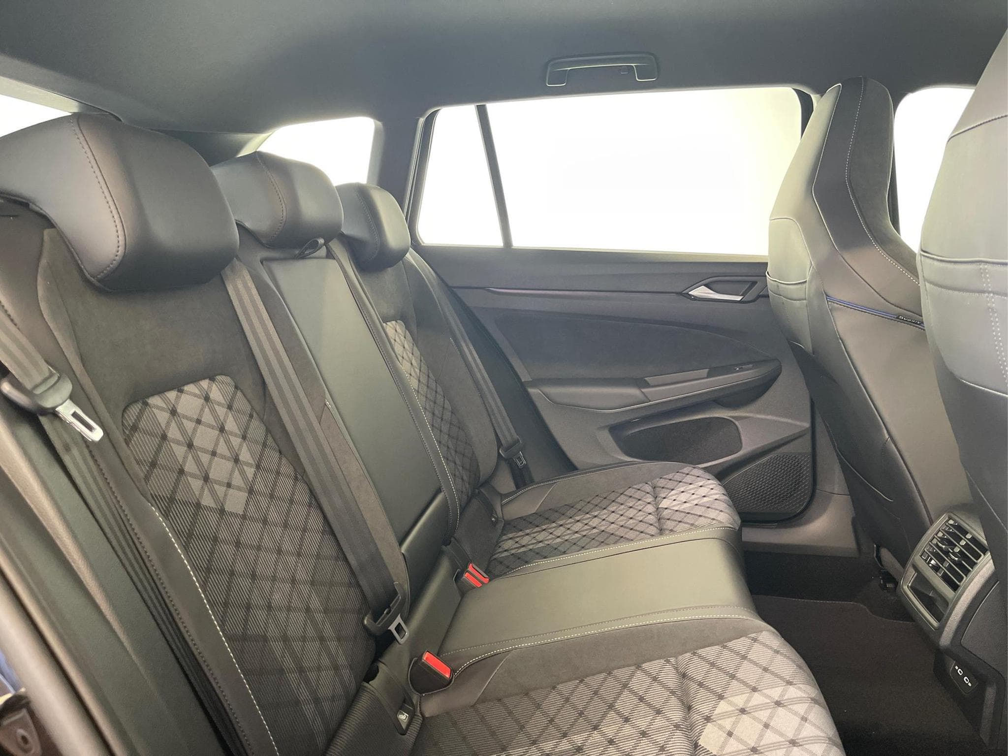 VW Golf Variant R-Line (2026) - Foto 17