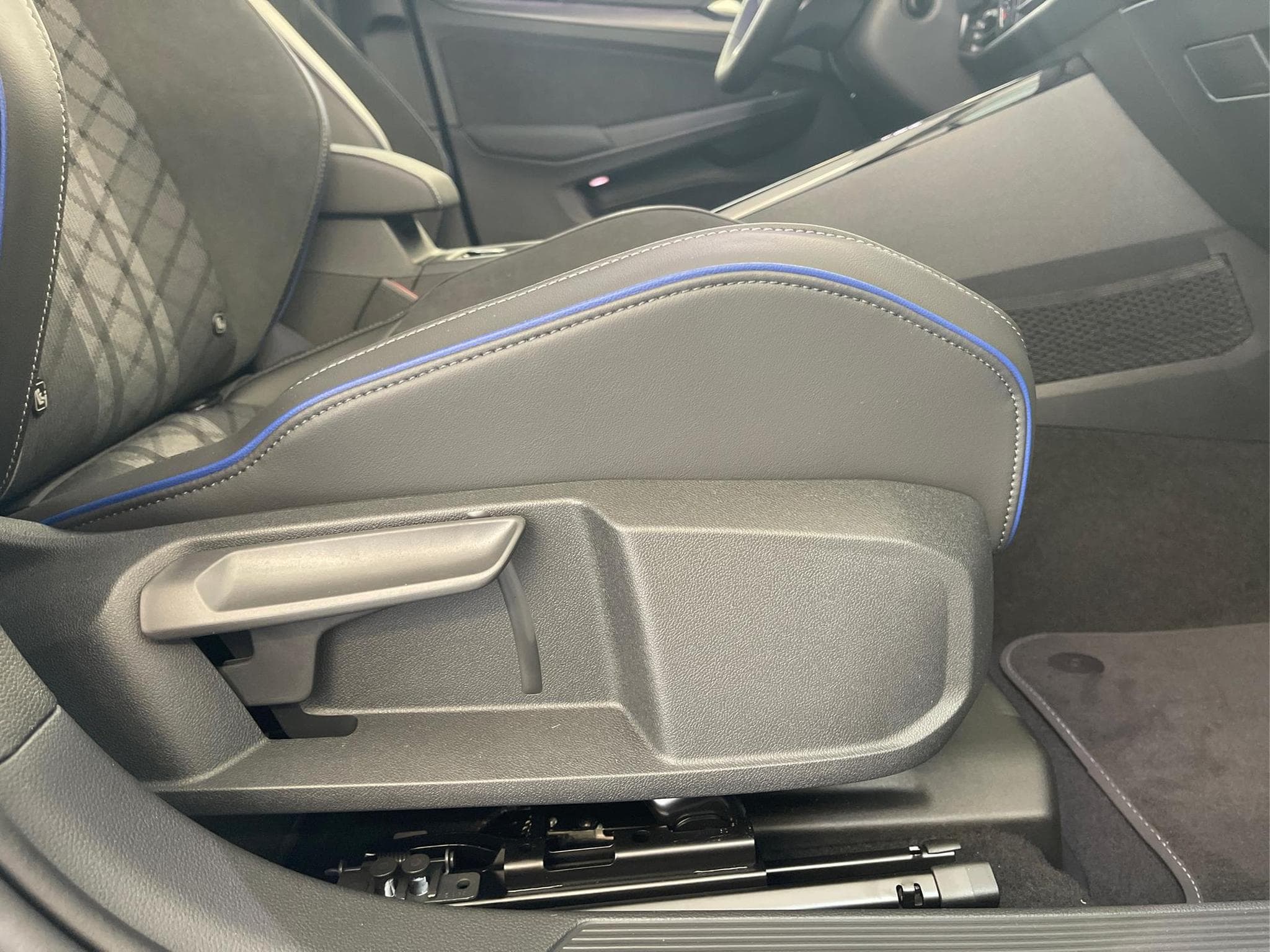 VW Golf Variant R-Line (2026) - Foto 16