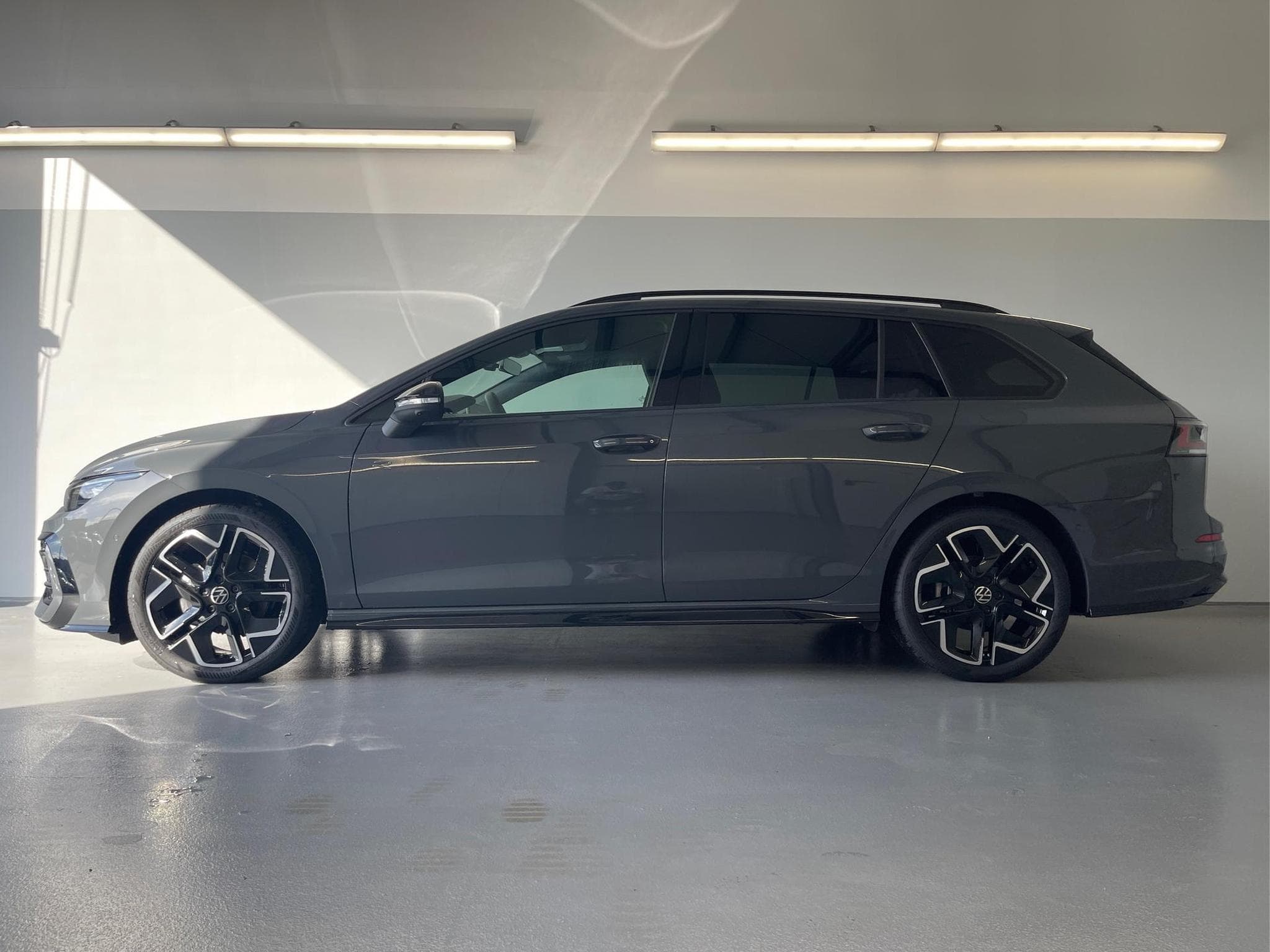 VW Golf Variant R-Line (2026) - Foto 3