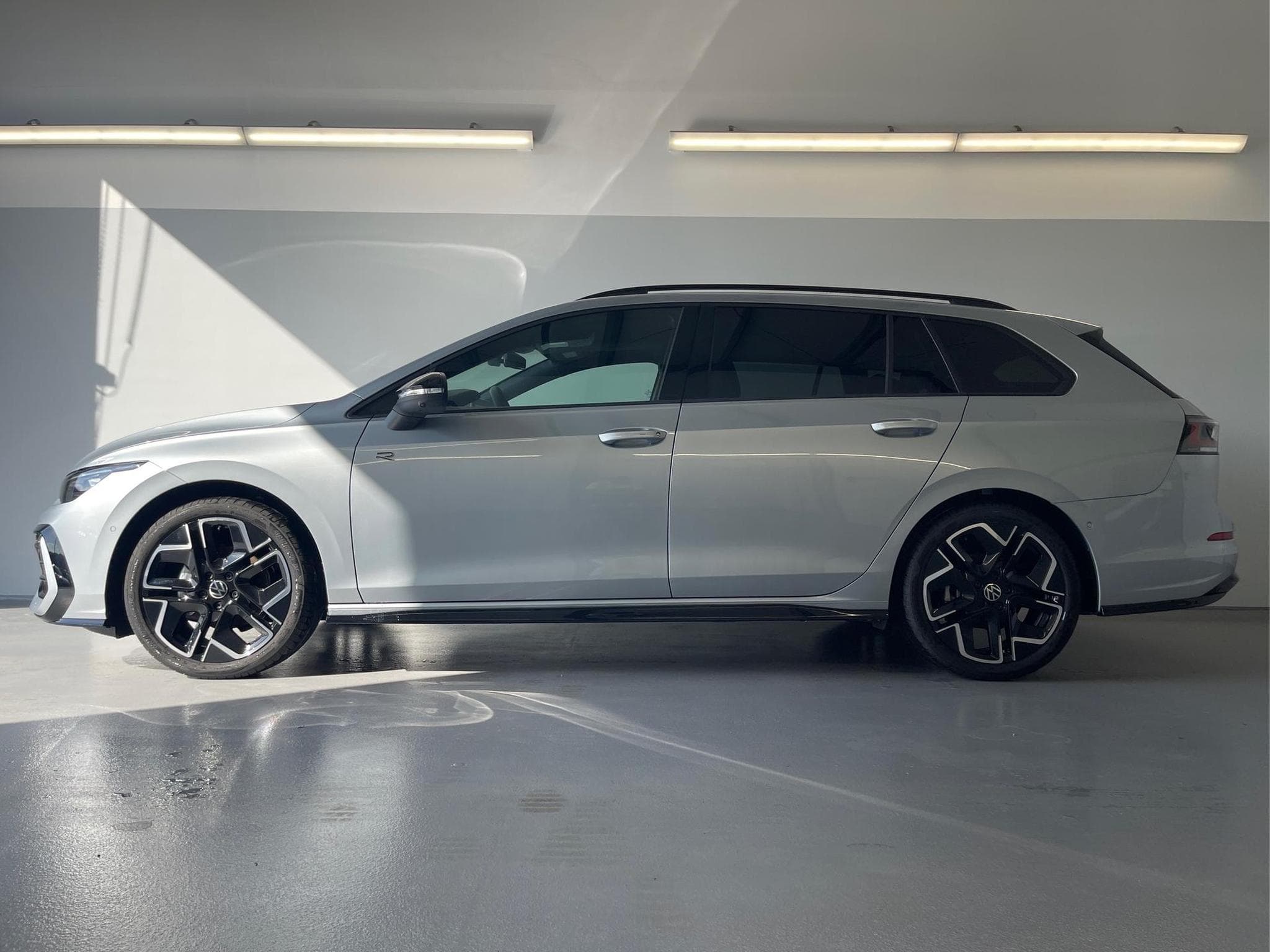 VW Golf Variant R-Line (2026) - Foto 3