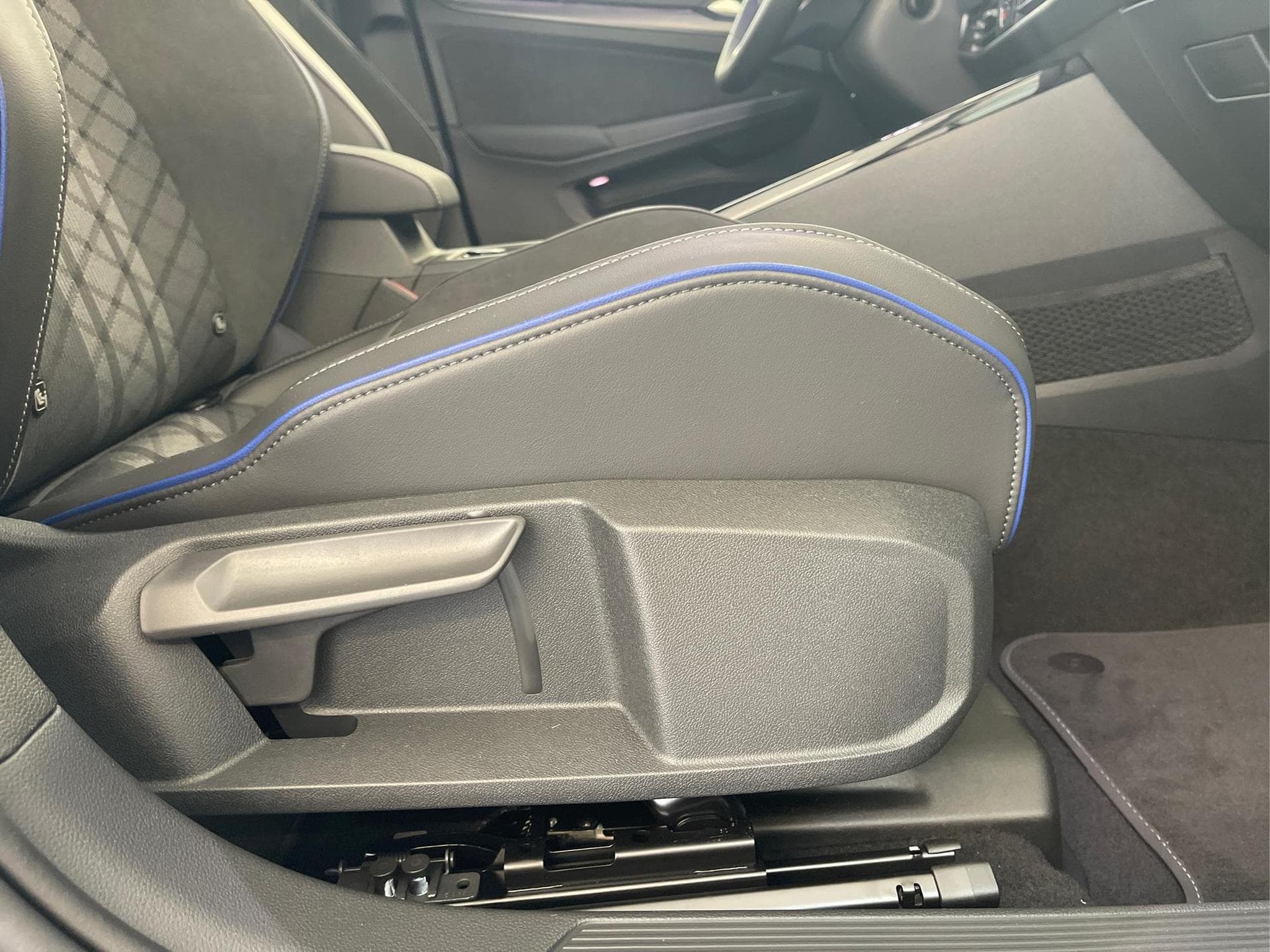 VW Golf Variant R-Line (2026) - Foto 16