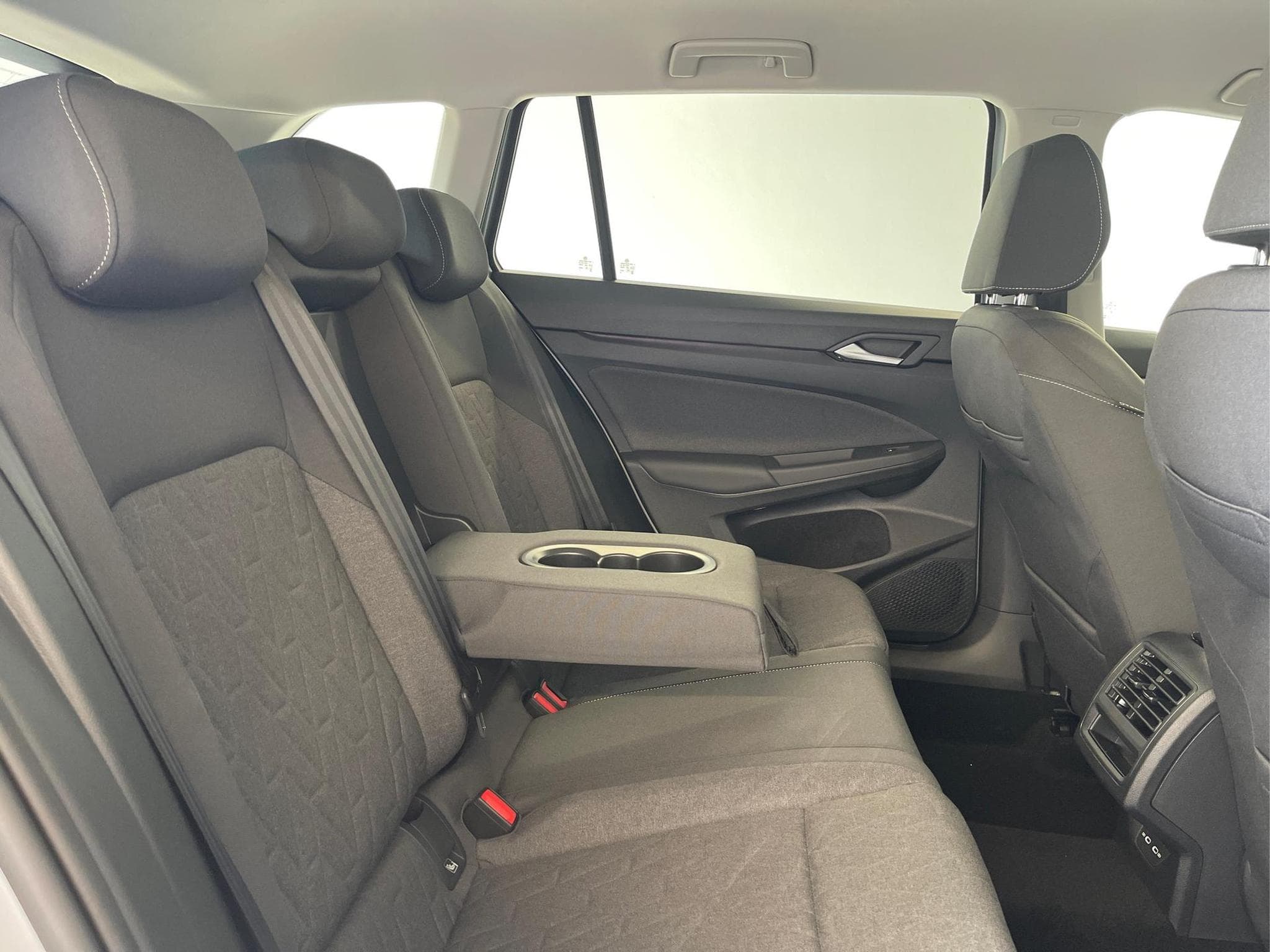 VW Golf Variant Life (2026) - Foto 17