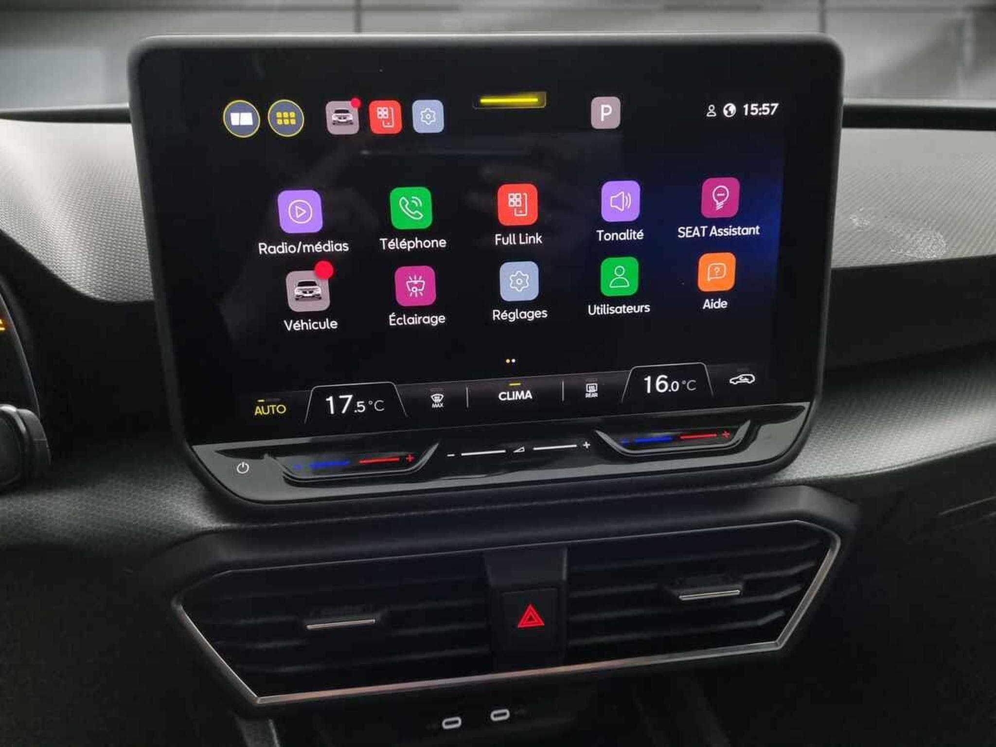 Seat Leon -26% 2.0 TDI 115cv +MIRRORLINK+CAM+LED+Options (2025) - Foto 10