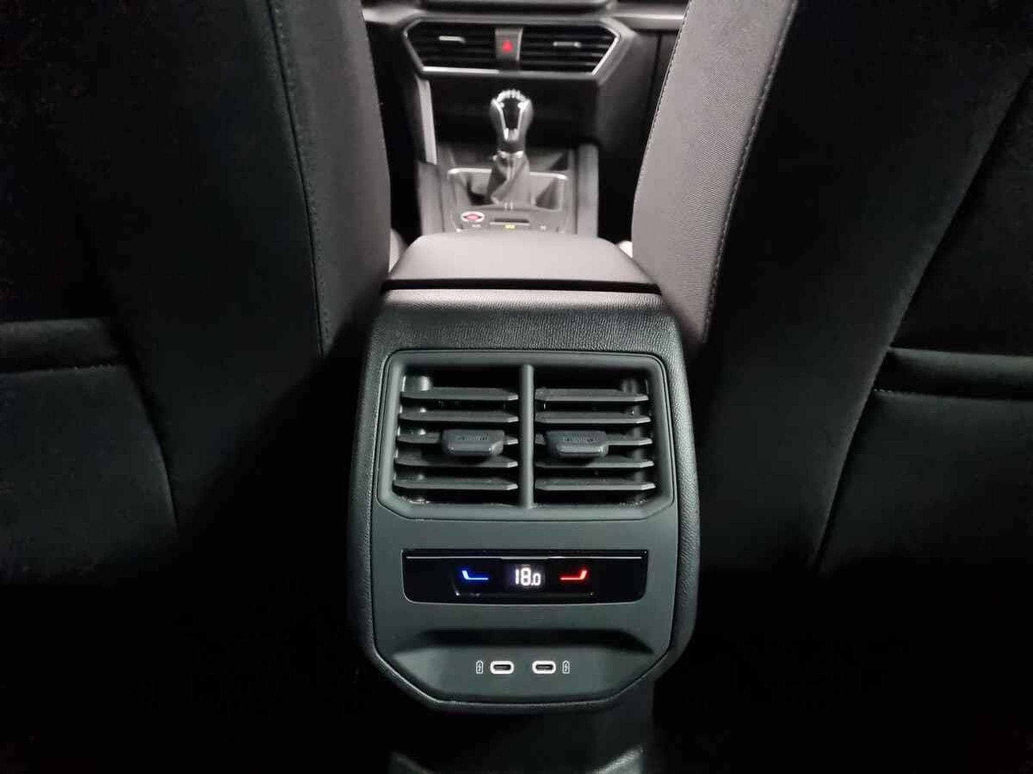 Seat Leon -26% 2.0 TDI 115cv +MIRRORLINK+CAM+LED+Options (2025) - Foto 12