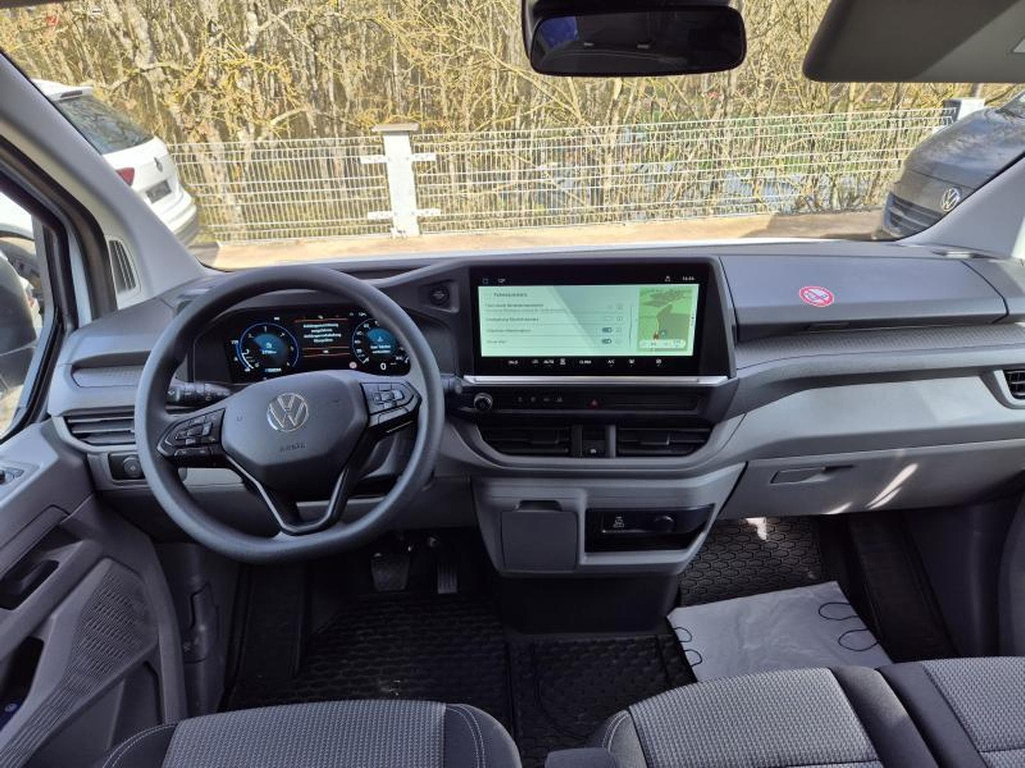 VW Caravelle Combi court (2026) - Photo 4