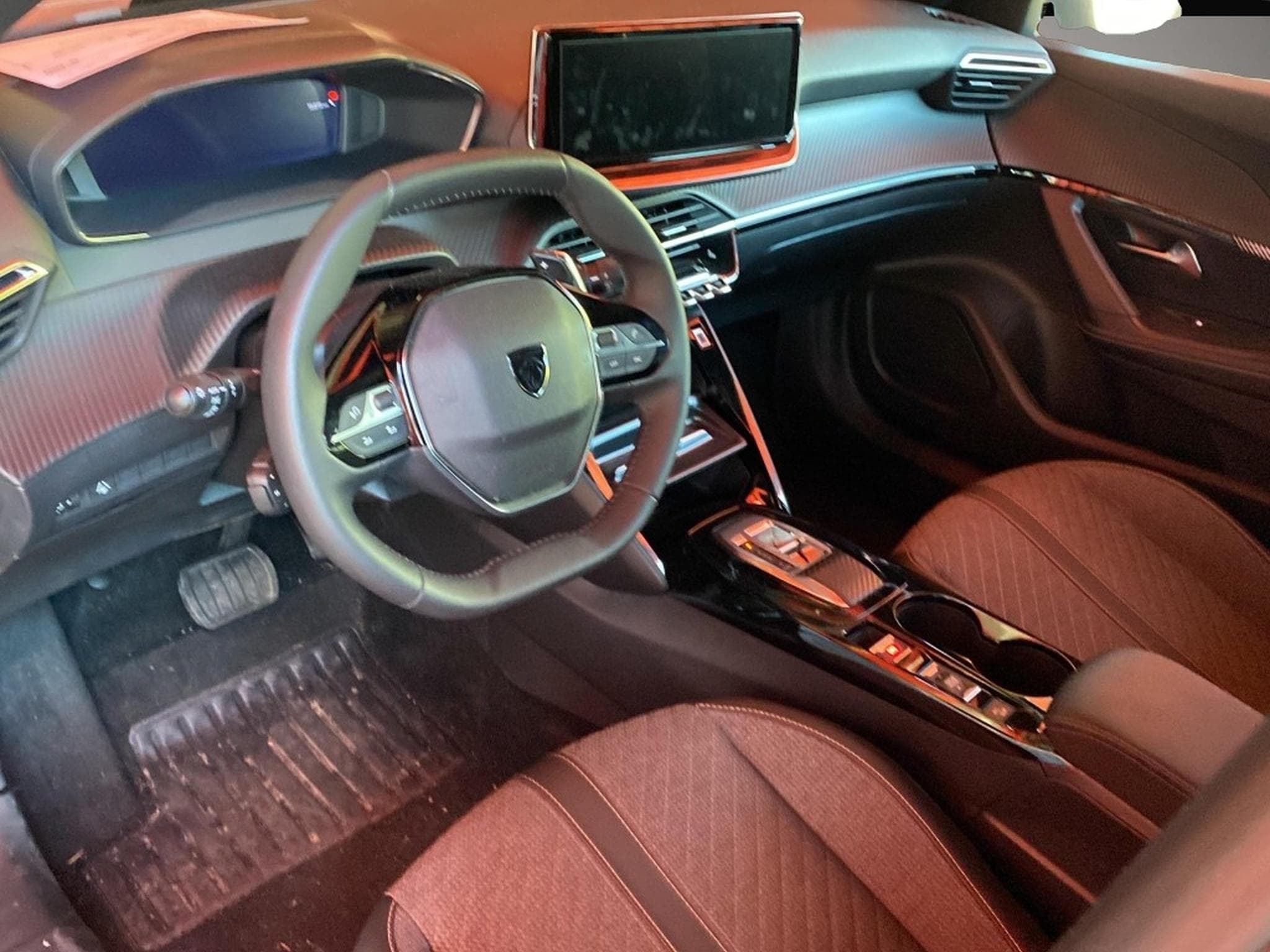 Peugeot 2008 (2024) - Photo 3