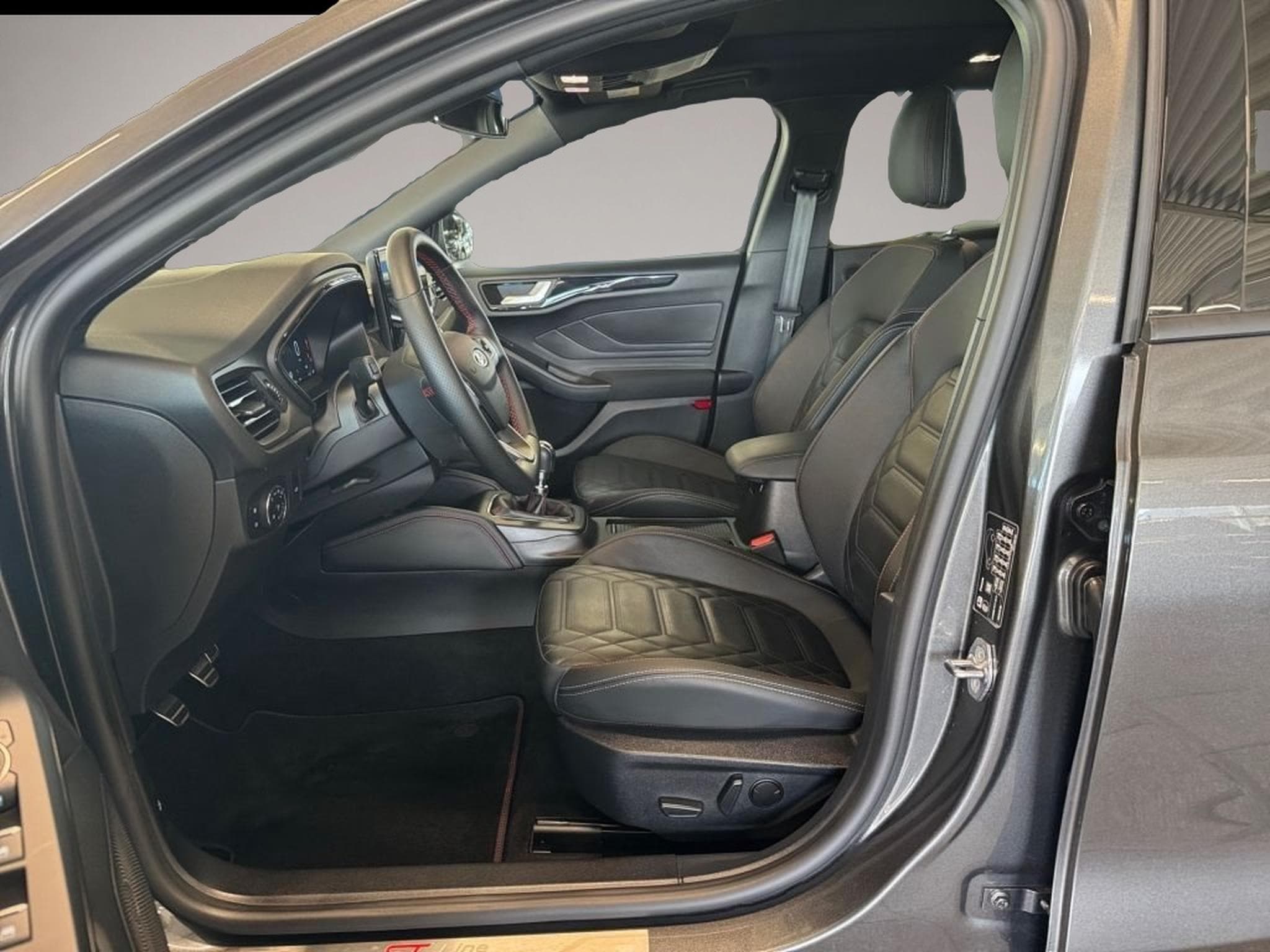 Ford Focus (2024) - Photo 5