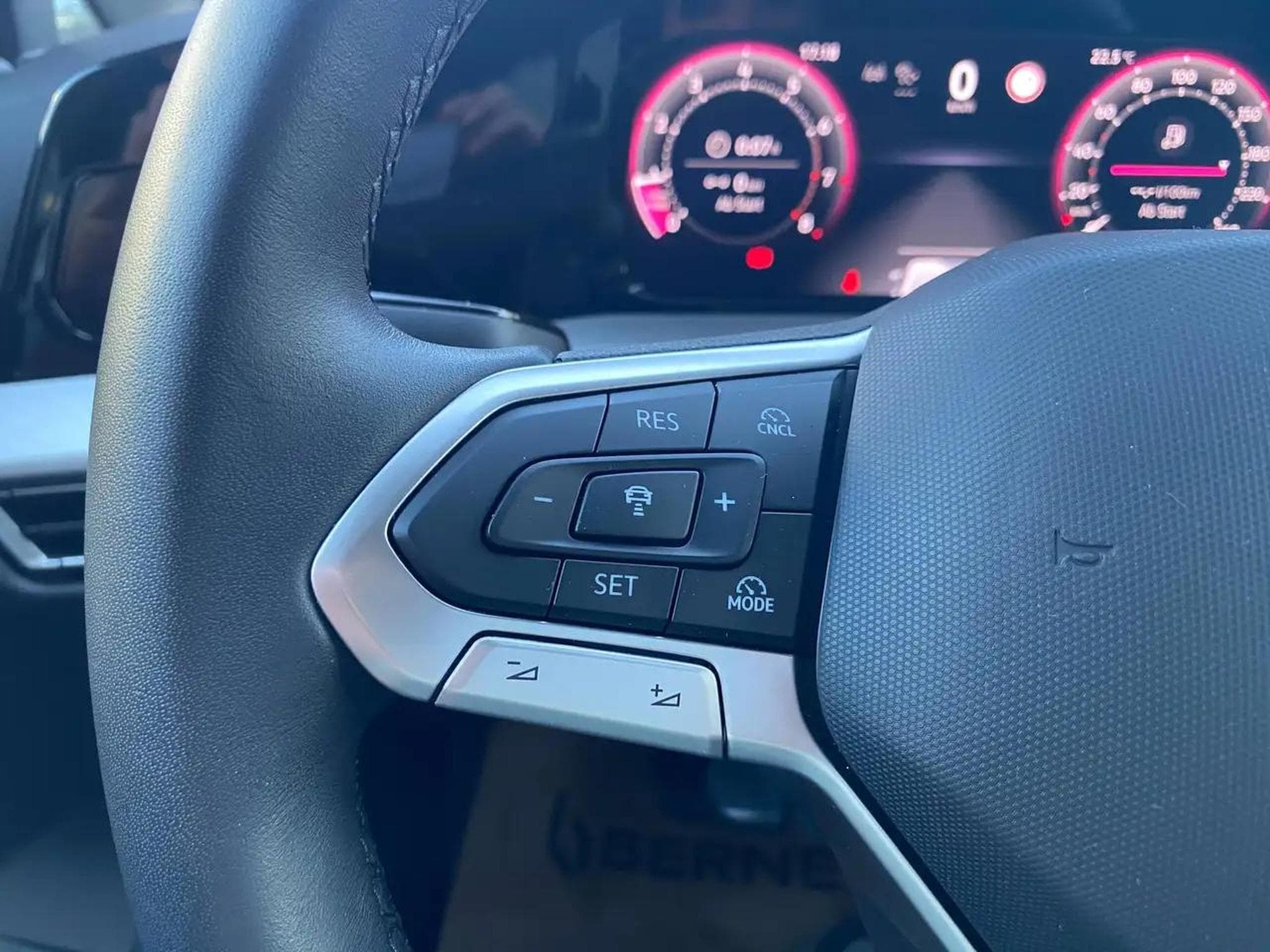 VW Golf (2025) - Photo 10