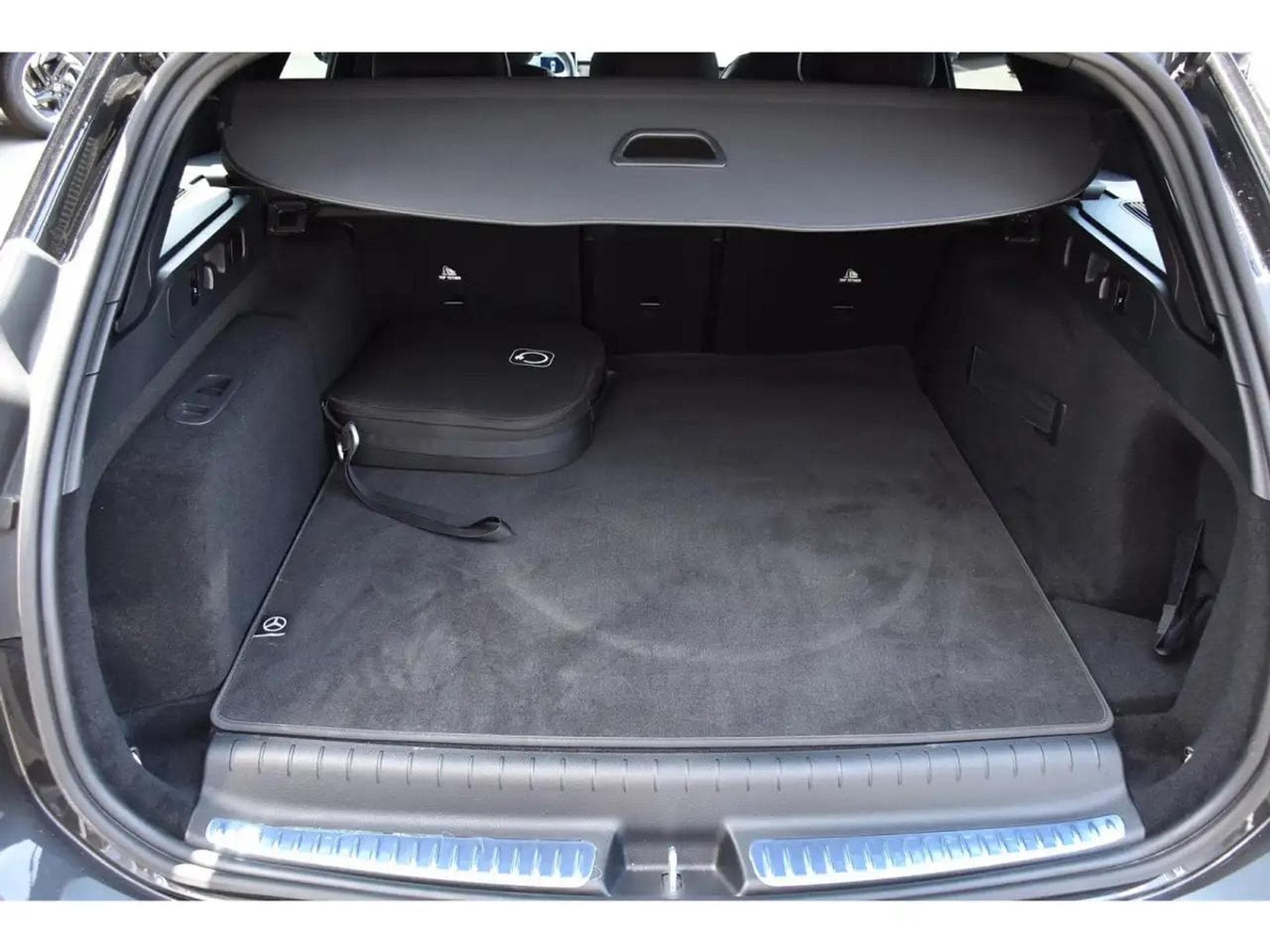 Mercedes C 200 (2025) - Photo 23