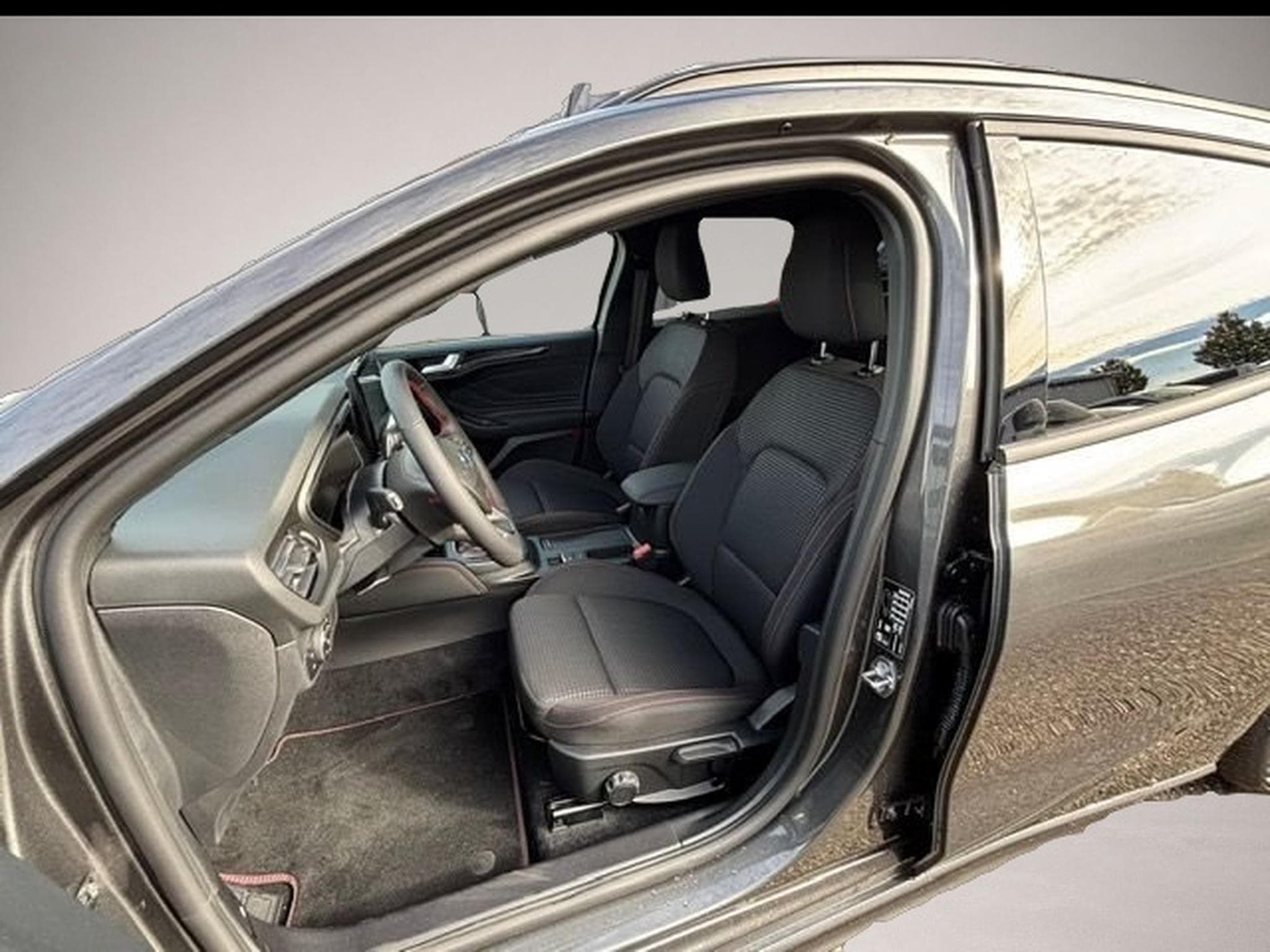 Ford Focus (2024) - Photo 4