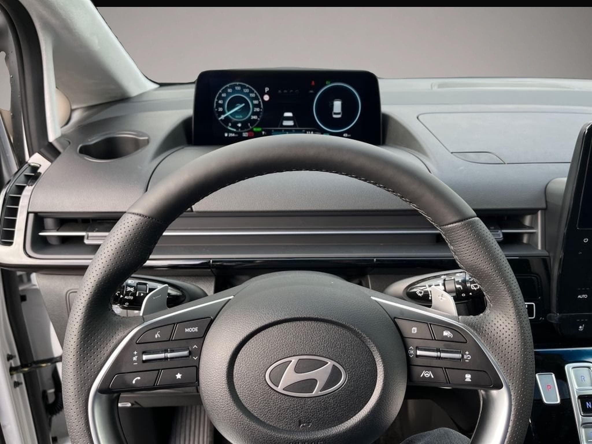 Hyundai Staria (2026) - Photo 6