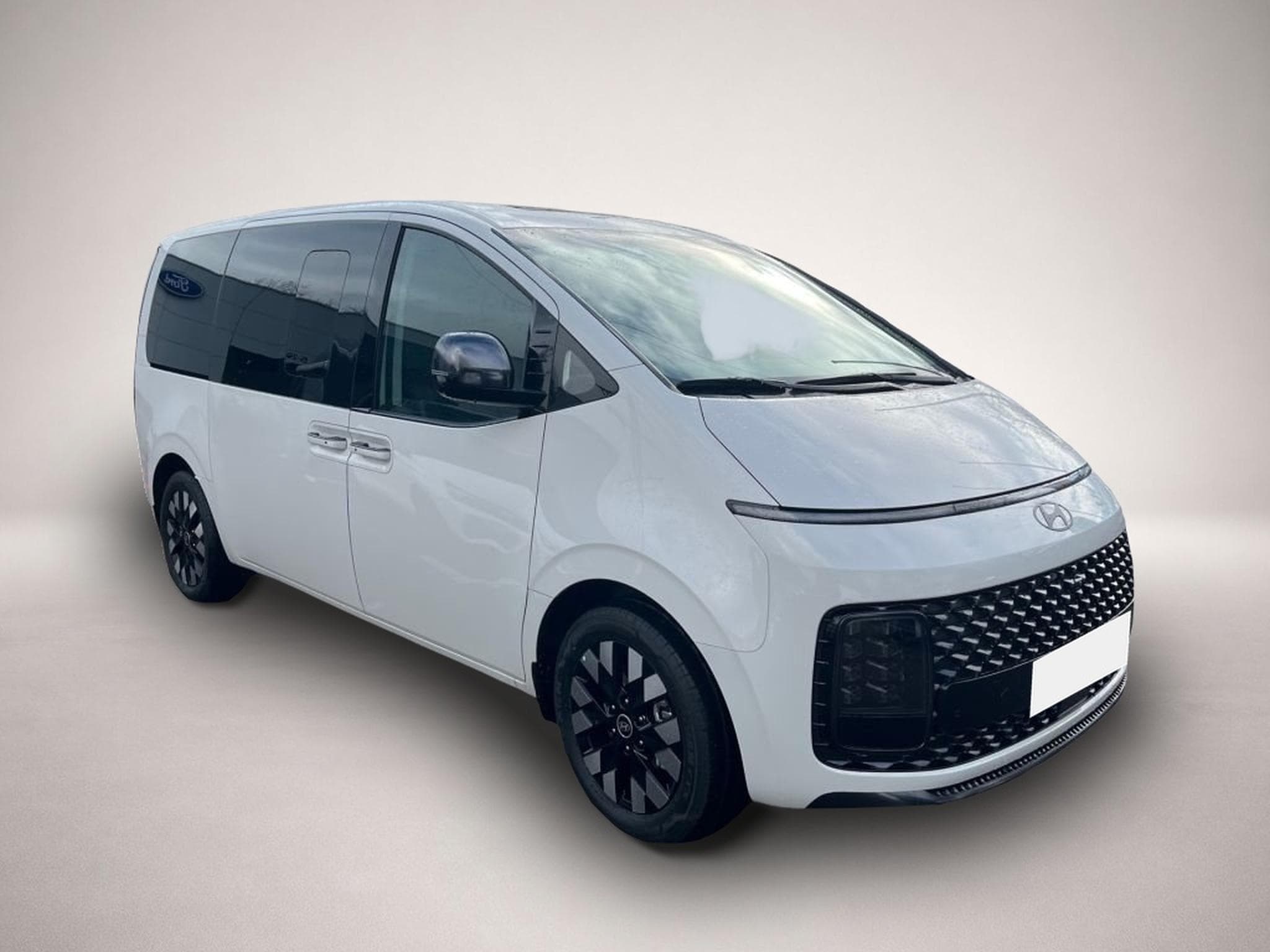 Hyundai Staria (2026) - Photo 2