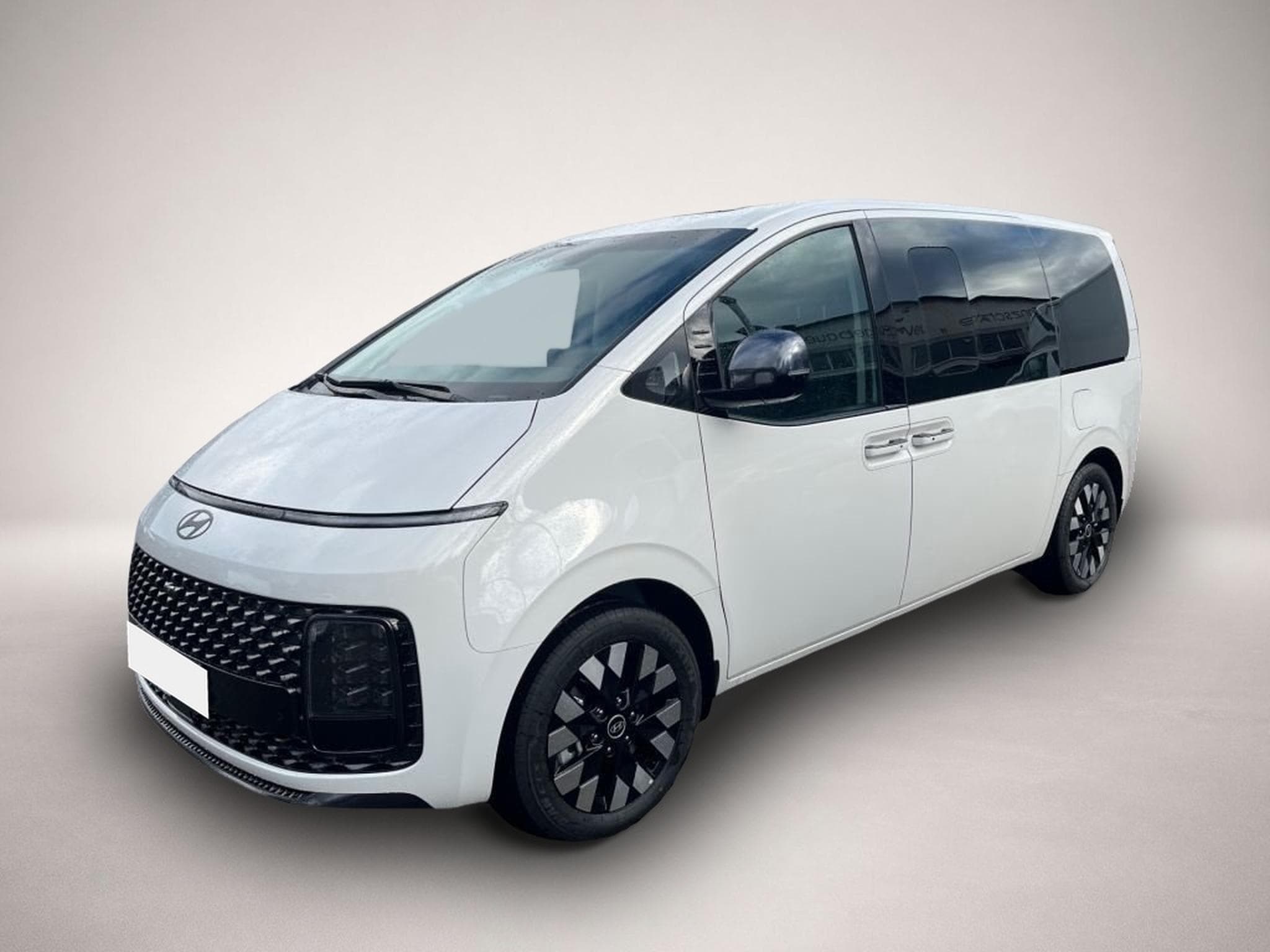 Hyundai Staria (2026) - Photo 1