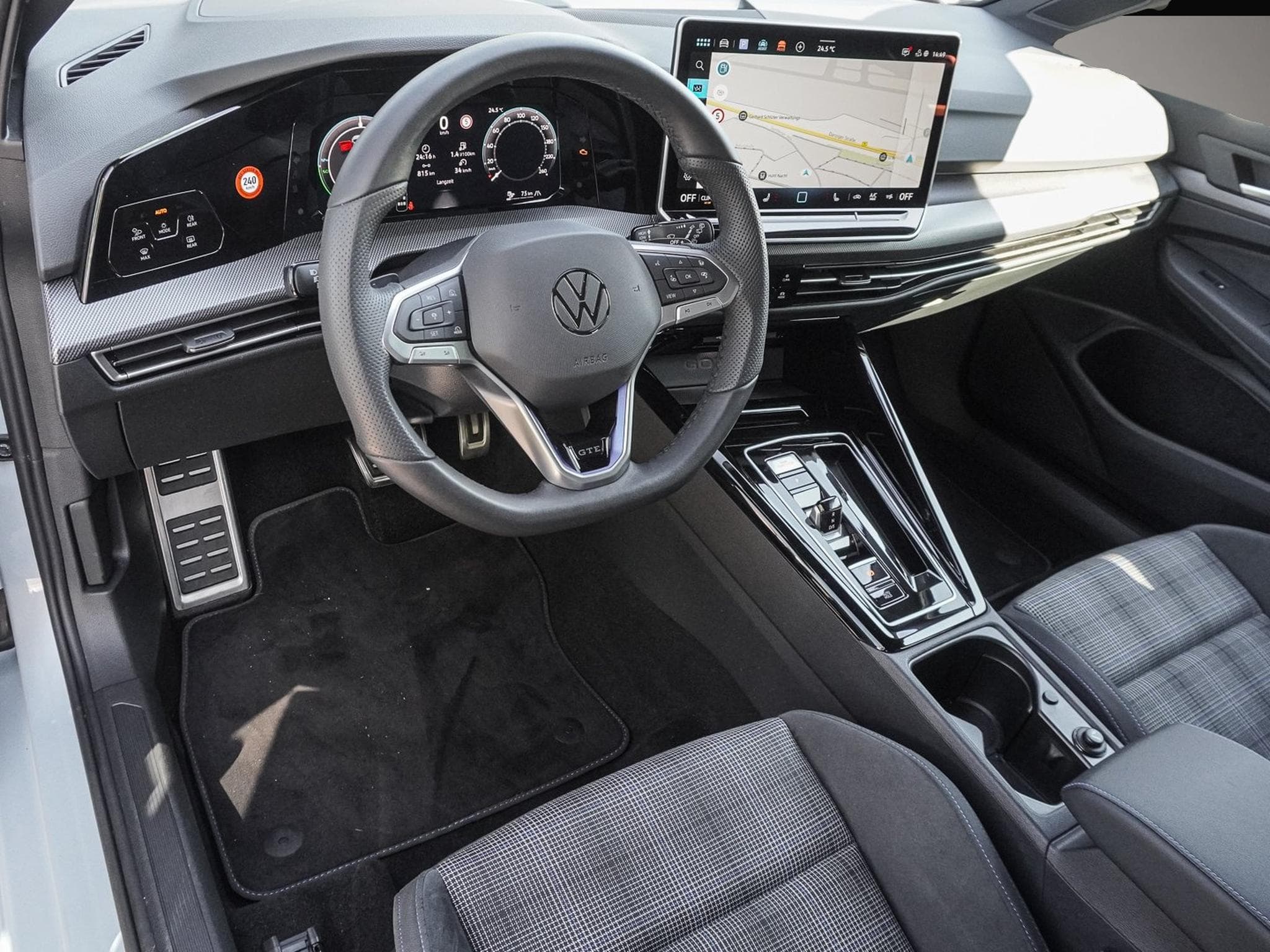 VW Golf (2026) - Photo 7