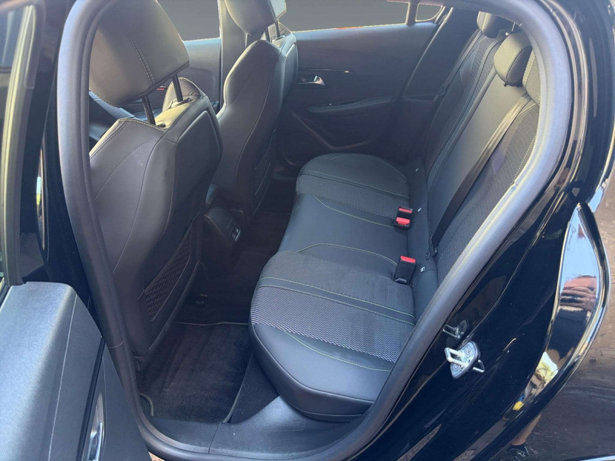 Peugeot 208 GT 1.2 5D AUTO6 (2025) - Photo 15