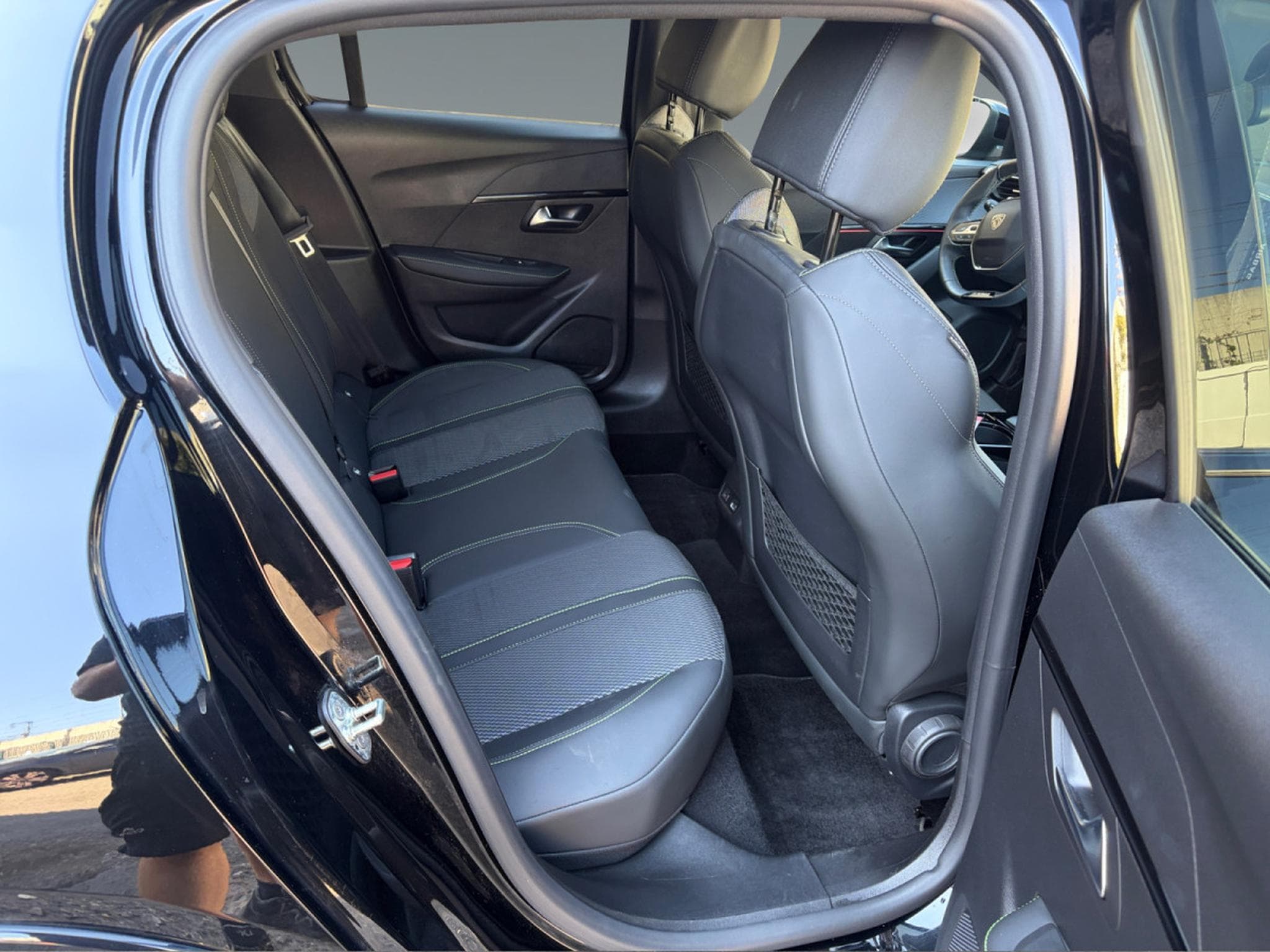 Peugeot 208 GT 1.2 5D AUTO6 (2025) - Photo 17