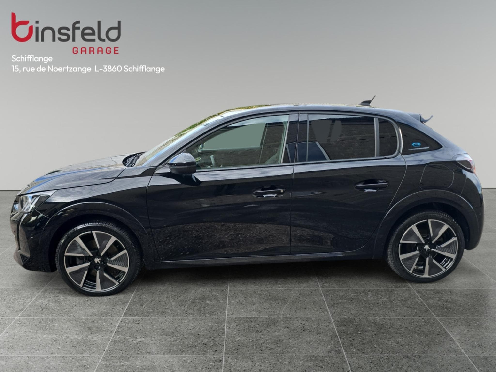 Peugeot 208 GT 5D CVT (2023) - Photo 2
