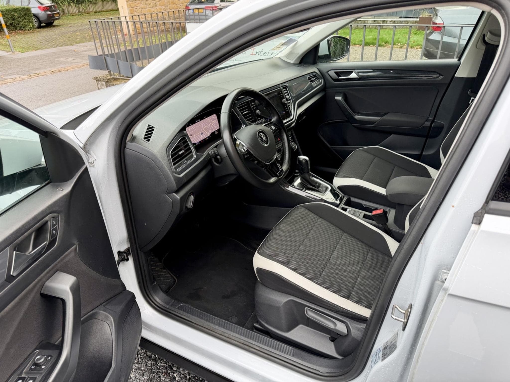 VW T-Roc Sport 1.5 TSi 150 DSG (2020) - Photo 6