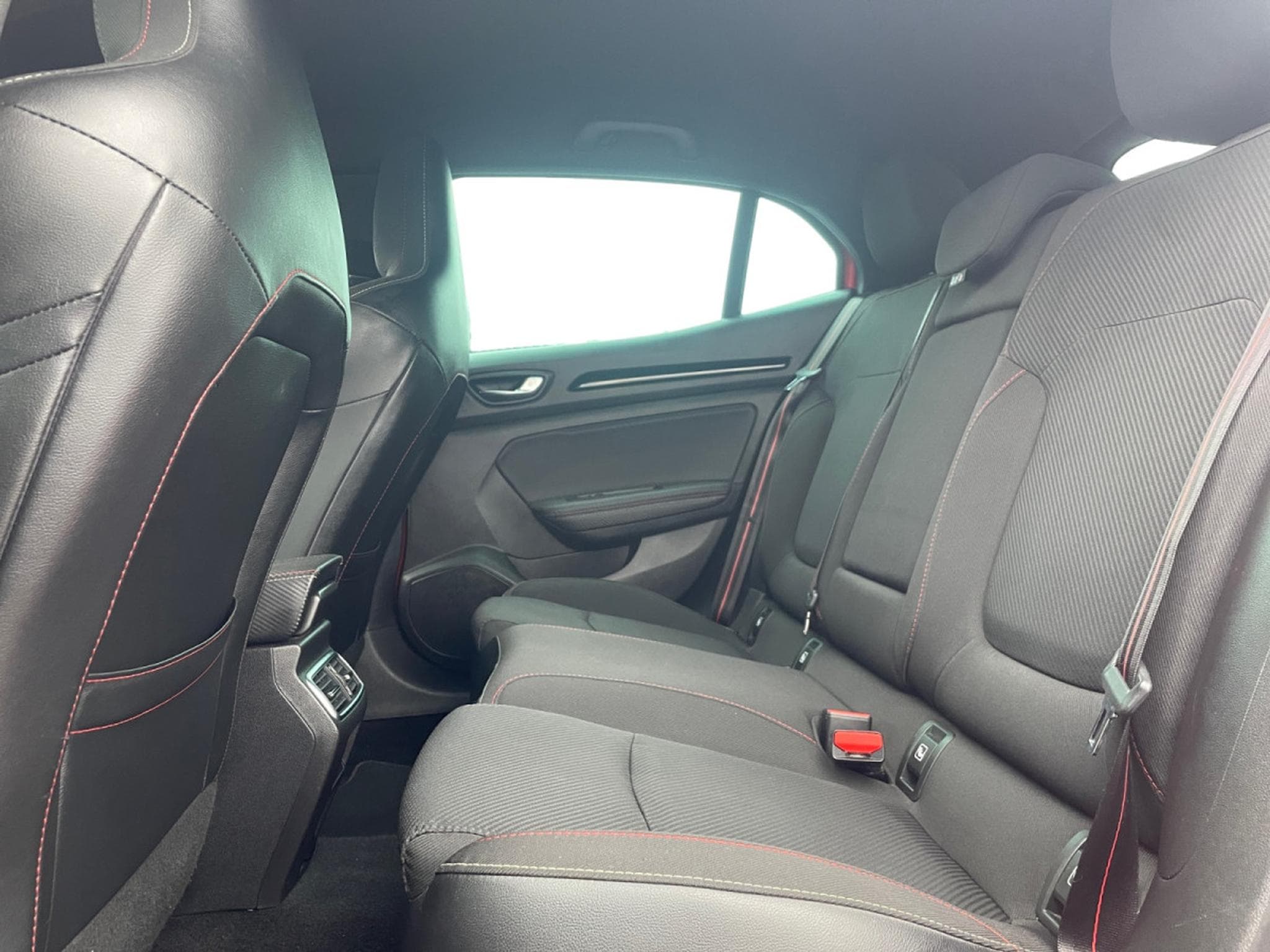 Renault Megane 1.8 TCe R.S. 300 GPF (2021) - Photo 8