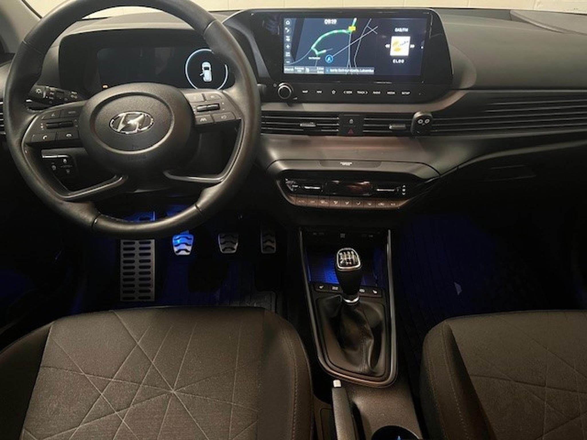 Hyundai Bayon 1.0 TGDI TECHNO HYBRID (2023) - Photo 3