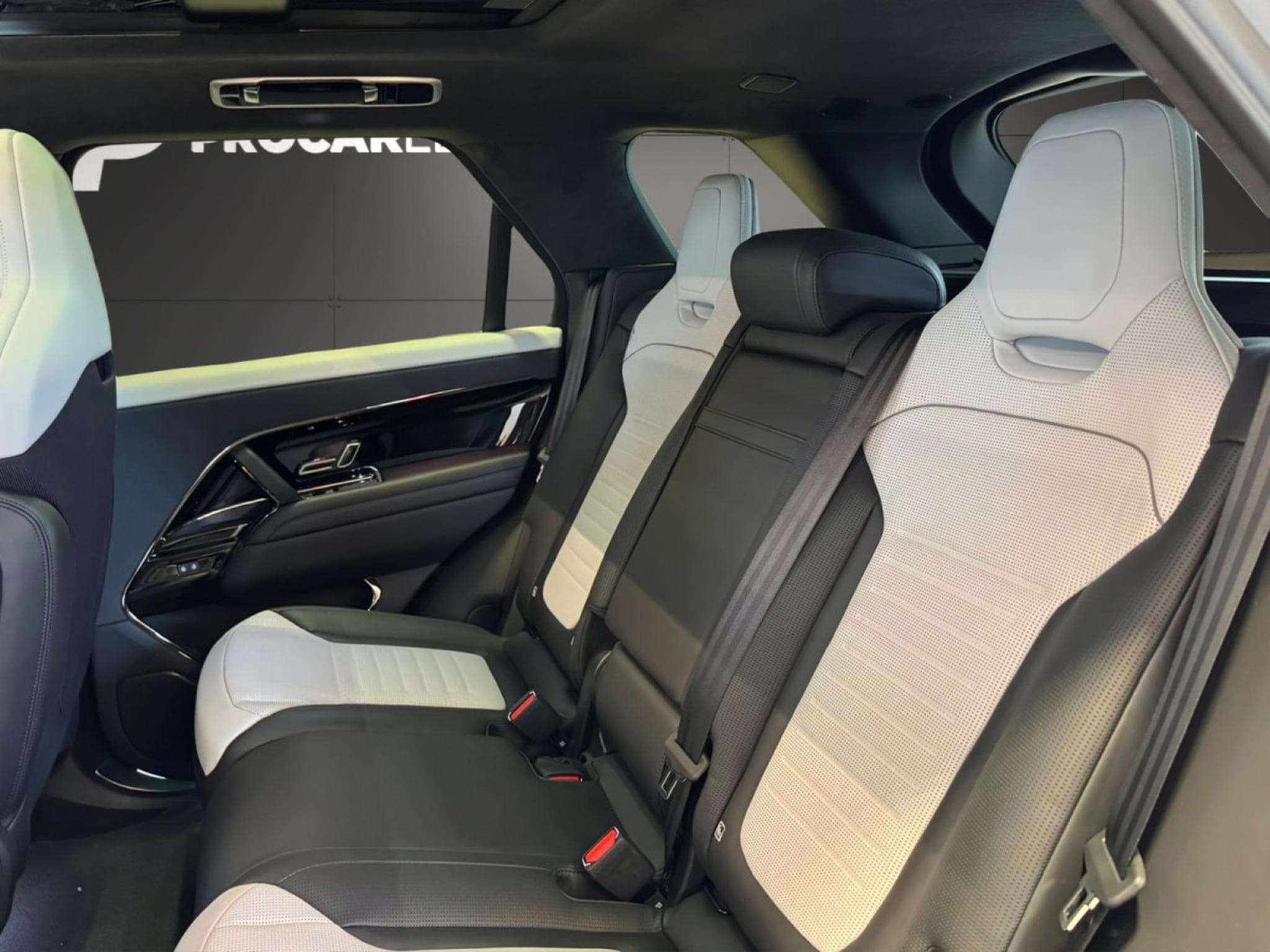 Land-Rover Range Rover Sport P635 SV - ARROIOS GREY/ KERAMIK/ MASSAGE/ HUD/ AHK/ WERKS-KM (2026) - Photo 5