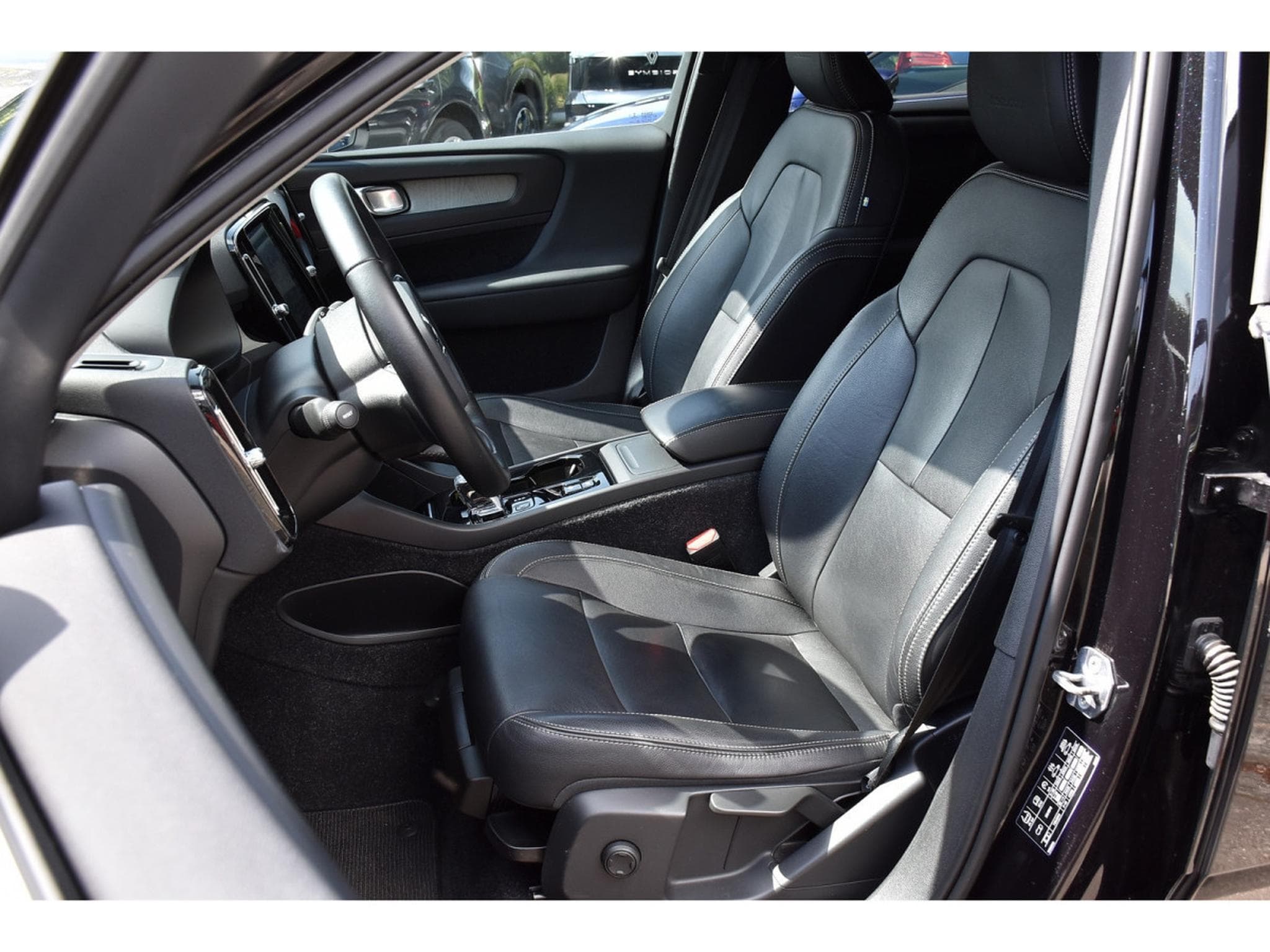Volvo XC40 1.5 T3 Inscription Geartronic CUIR LANE GPS CAM KEYLESS 1°M. (2020) - Photo 6