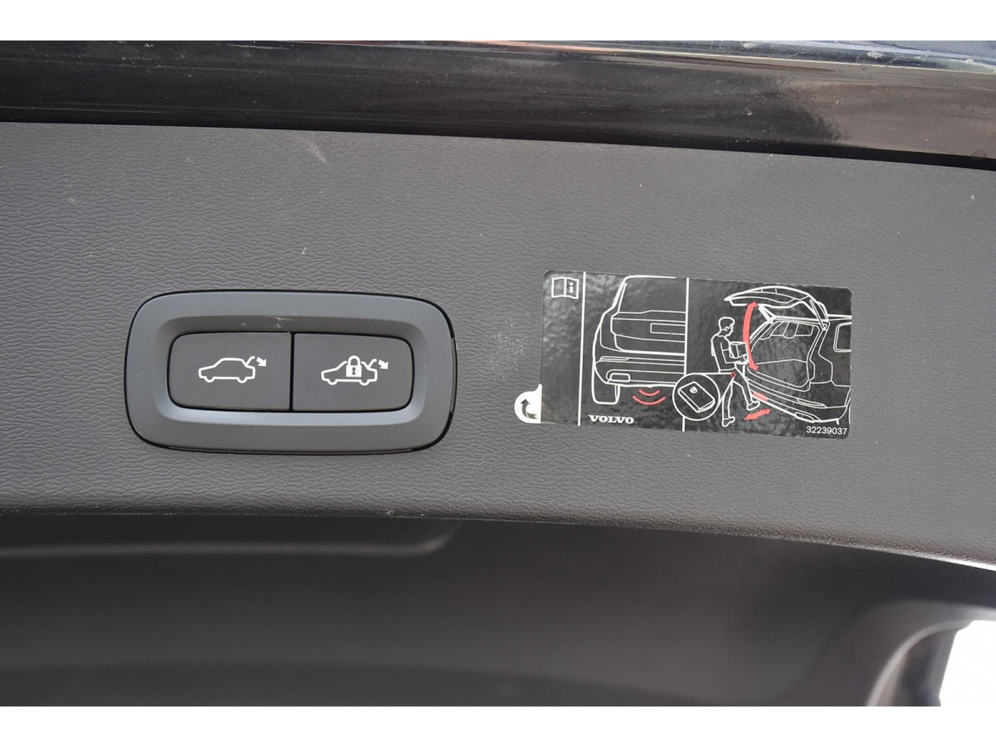 Volvo XC40 1.5 T3 Inscription Geartronic CUIR LANE GPS CAM KEYLESS 1°M. (2020) - Photo 19