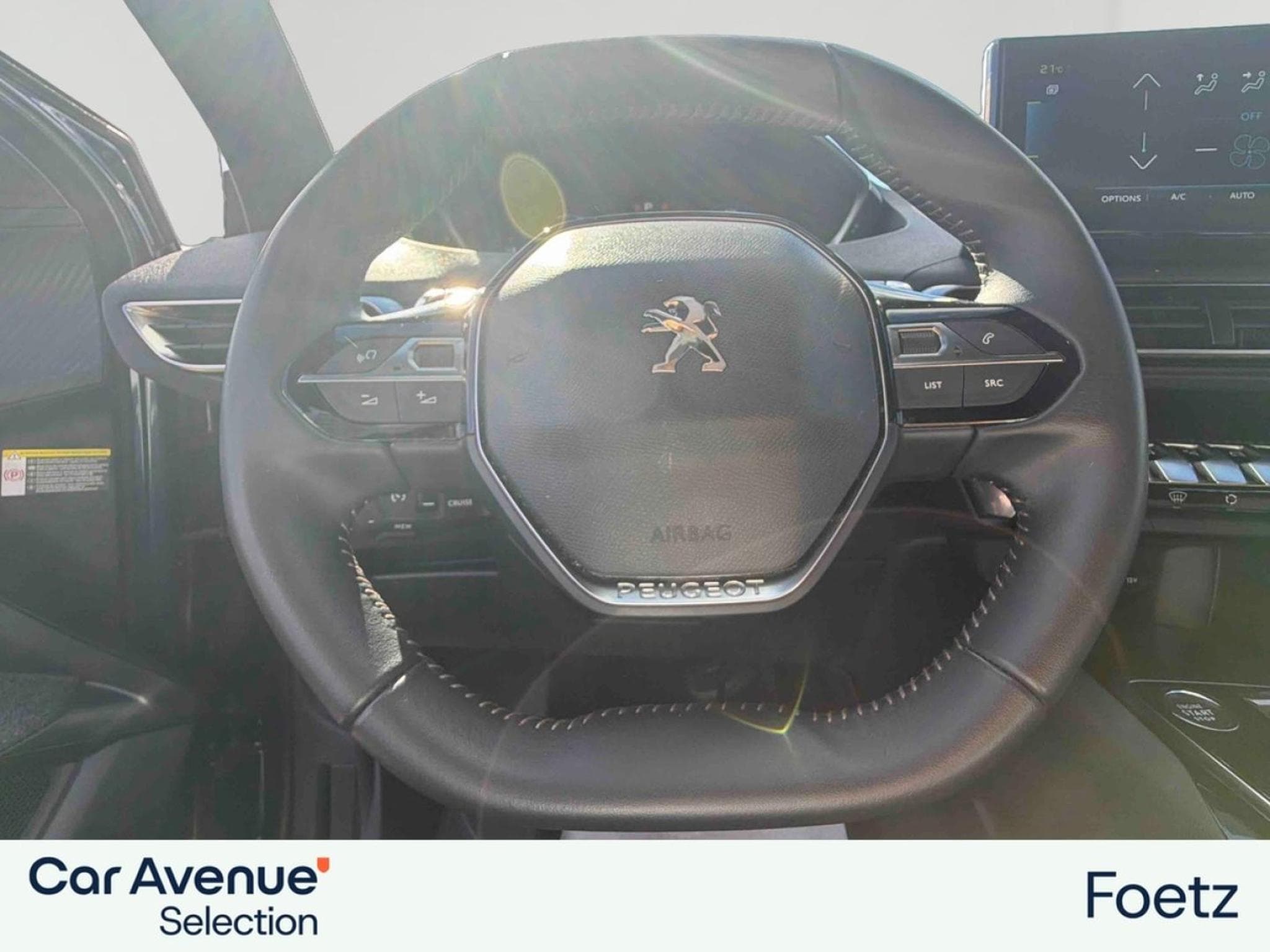 PEUGEOT 3008 Plug-in Hybrid 225ch Allure Pack e-EAT8 (2023) - Photo 5