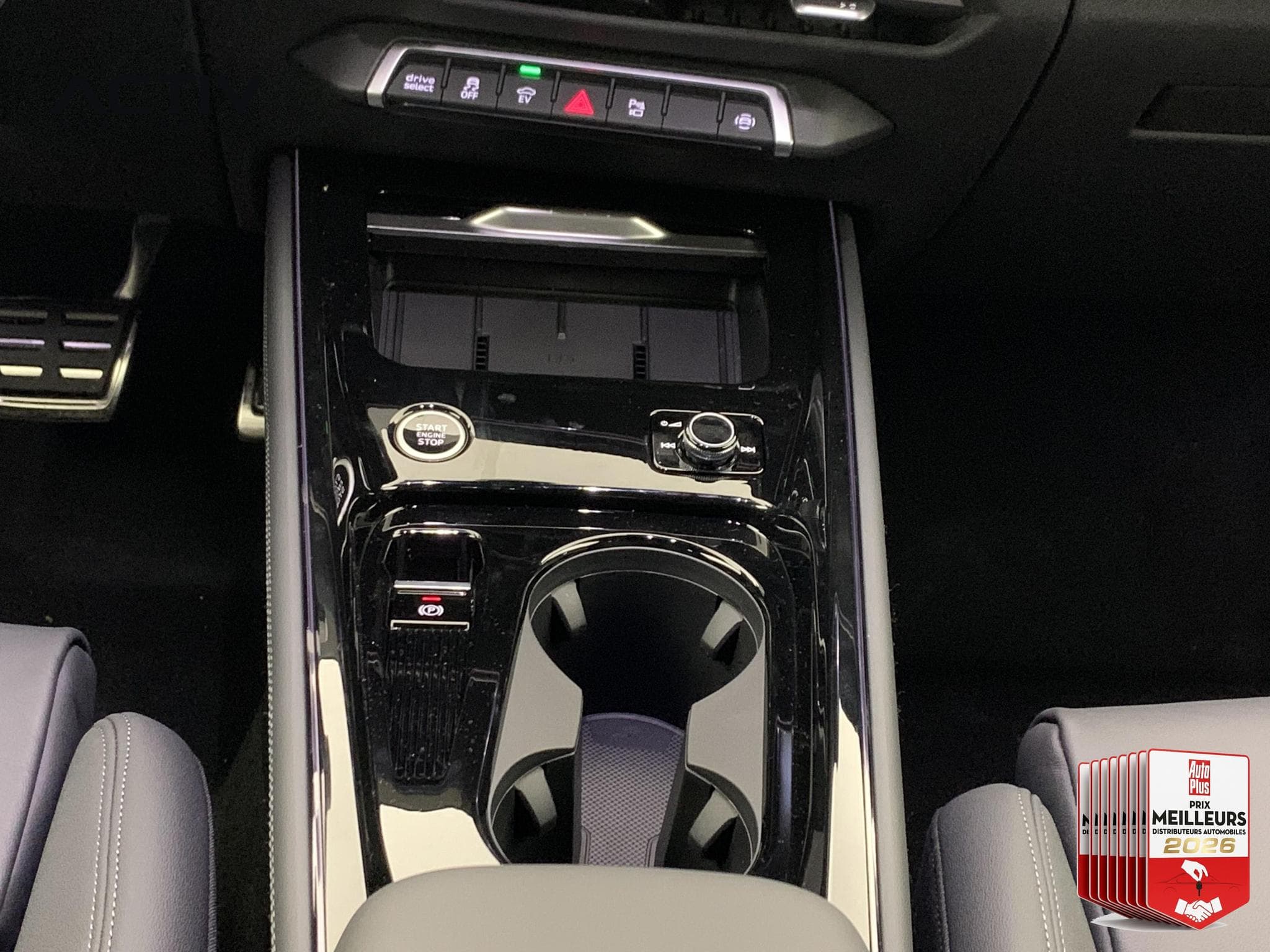 Audi Q3 SPORTBACK HYBRIDE E-HYBRID 272 CH S TRONIC 6 S LINE (2026) - Photo 15
