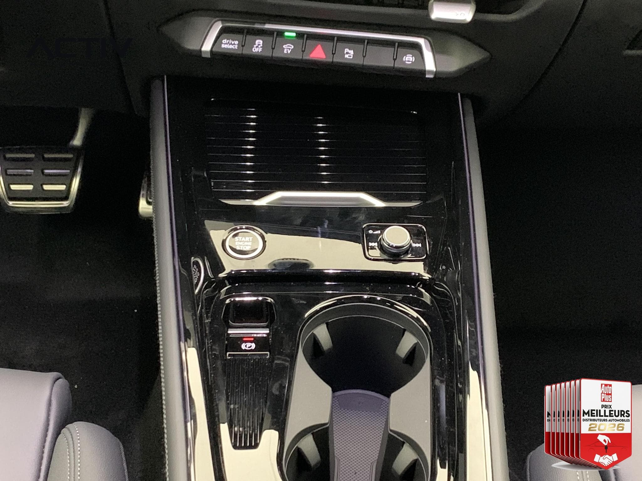 Audi Q3 SPORTBACK HYBRIDE E-HYBRID 272 CH S TRONIC 6 S LINE (2026) - Photo 15