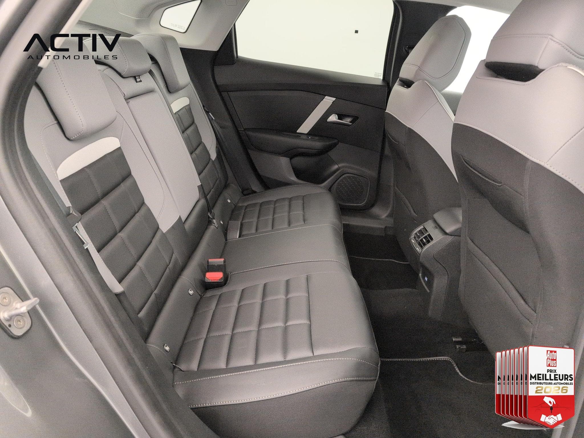 Citroën C4 X Hybride 145 ch e-DCS6 Max (2025) - Photo 10