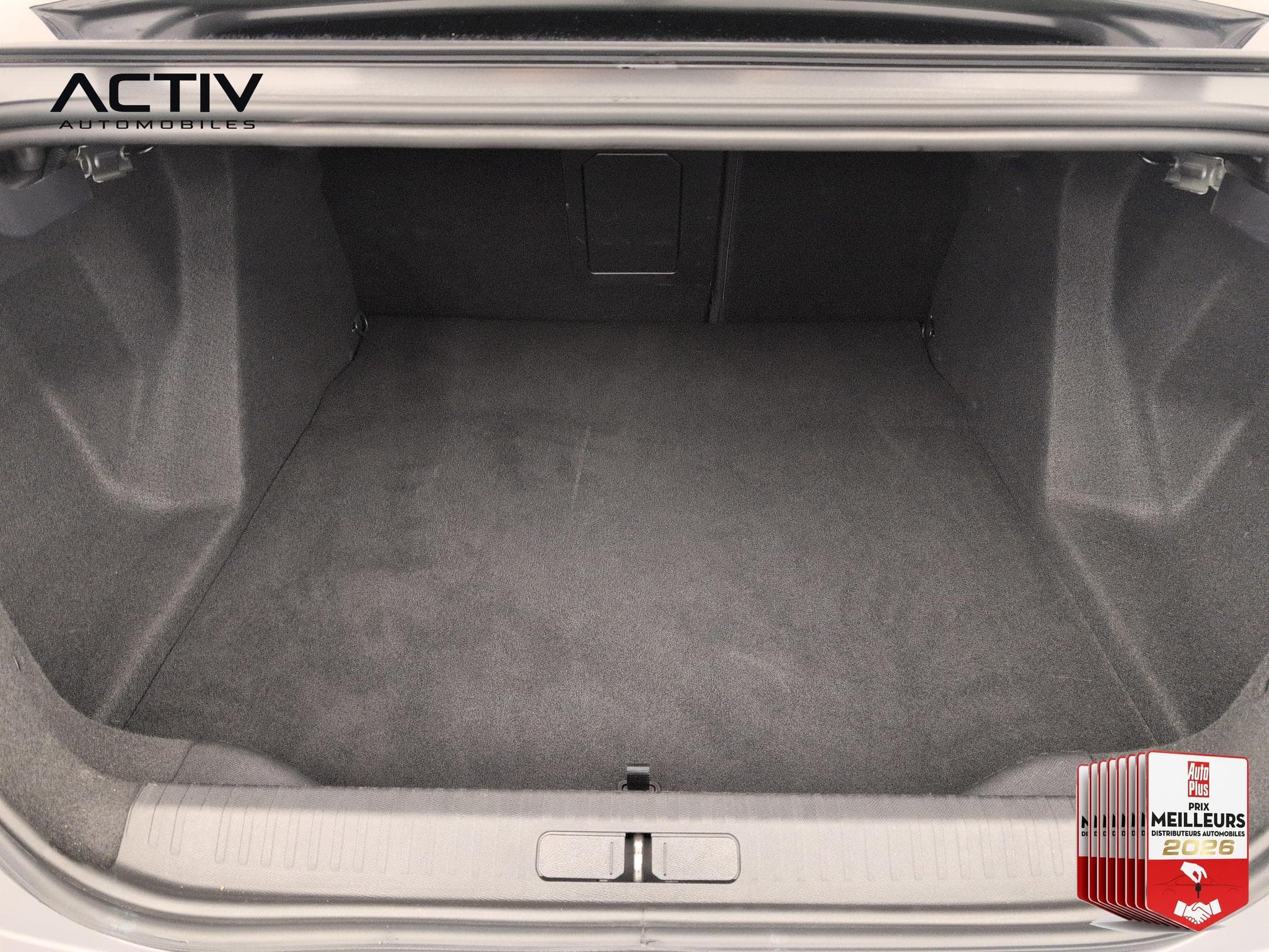 Citroën C4 X Hybride 145 ch e-DCS6 Max (2025) - Photo 37