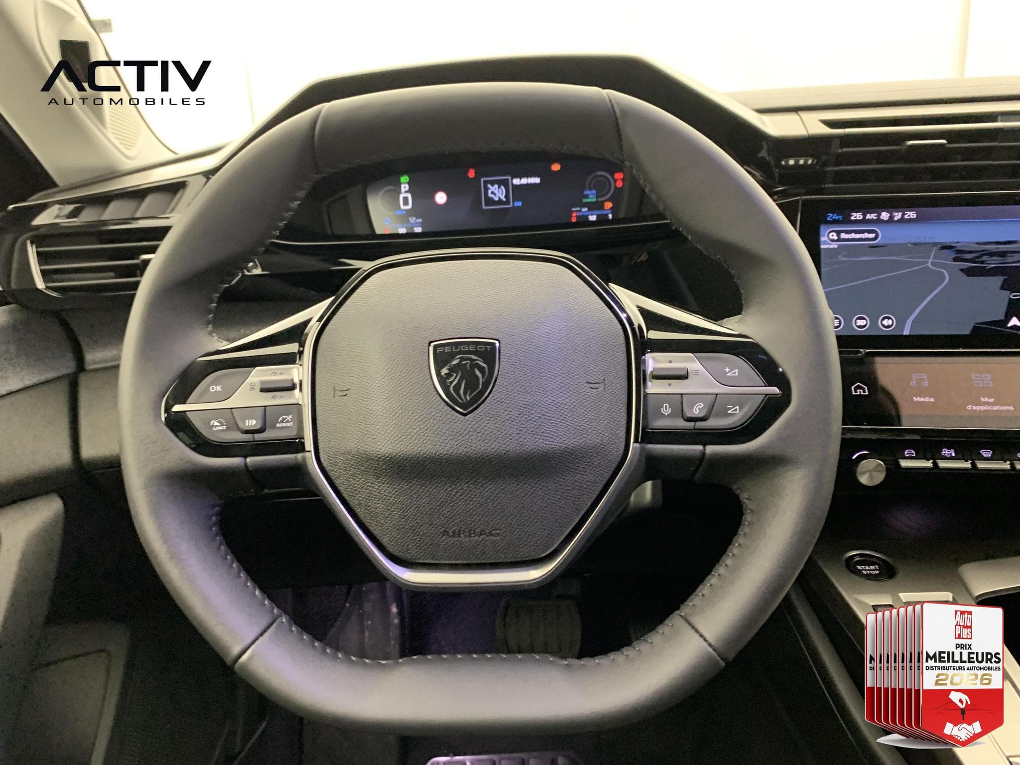 Peugeot 308 Hybrid 145 e-DCS6 Allure (2026) - Photo 13