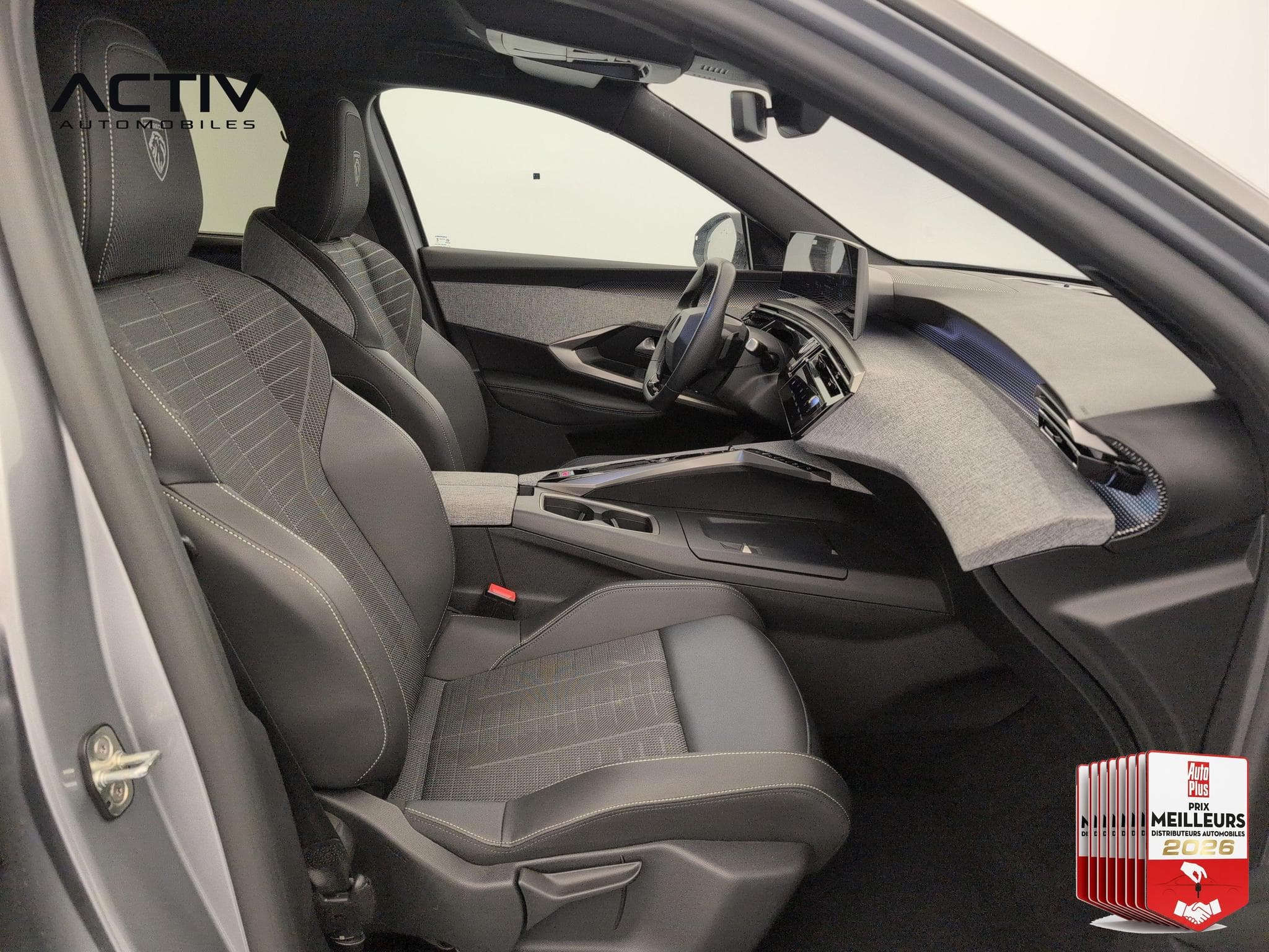Peugeot 5008 HYBRID 145CH E-DCS6 GT (2025) - Photo 9