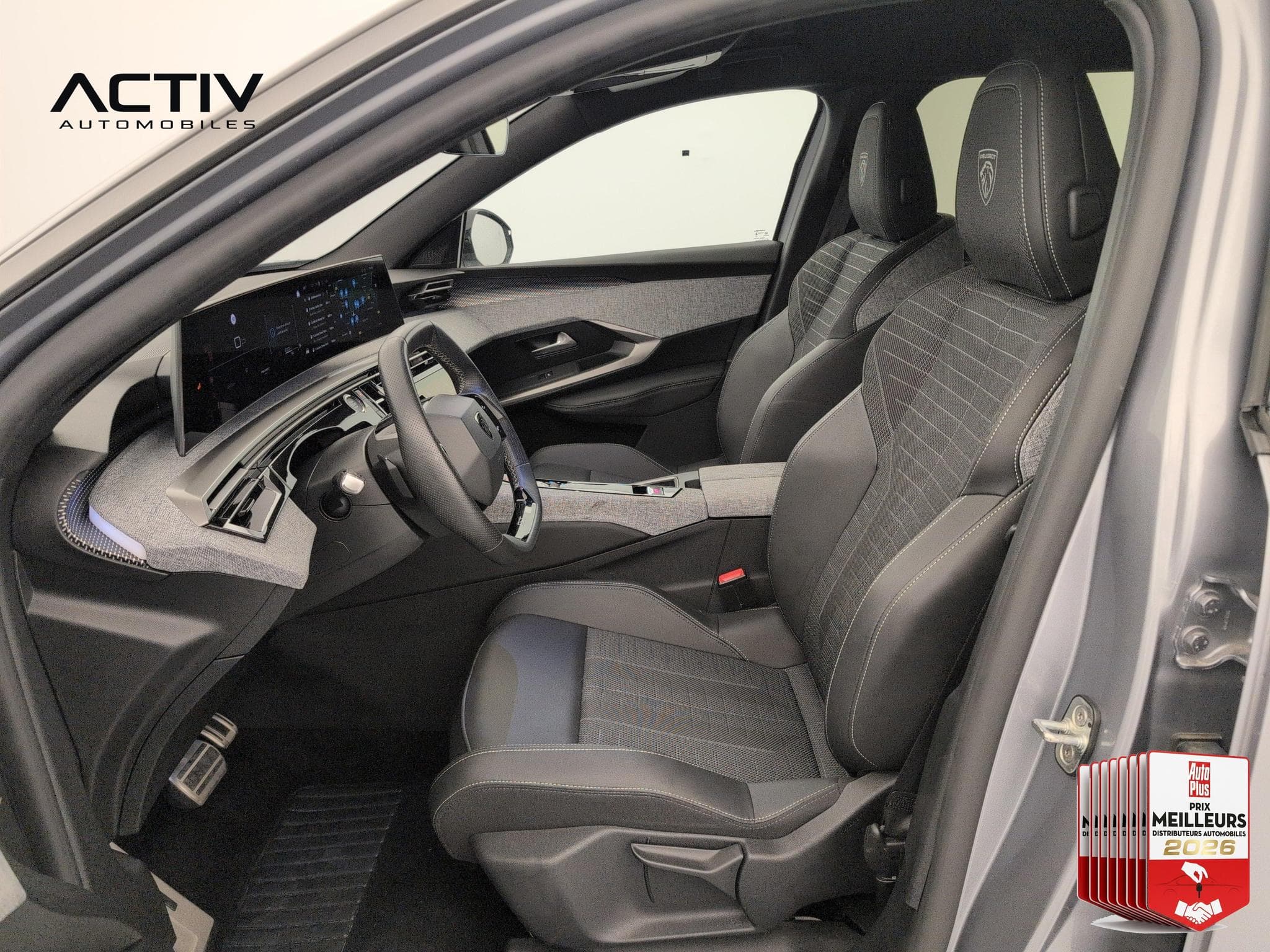 Peugeot 5008 HYBRID 145CH E-DCS6 GT (2025) - Photo 16