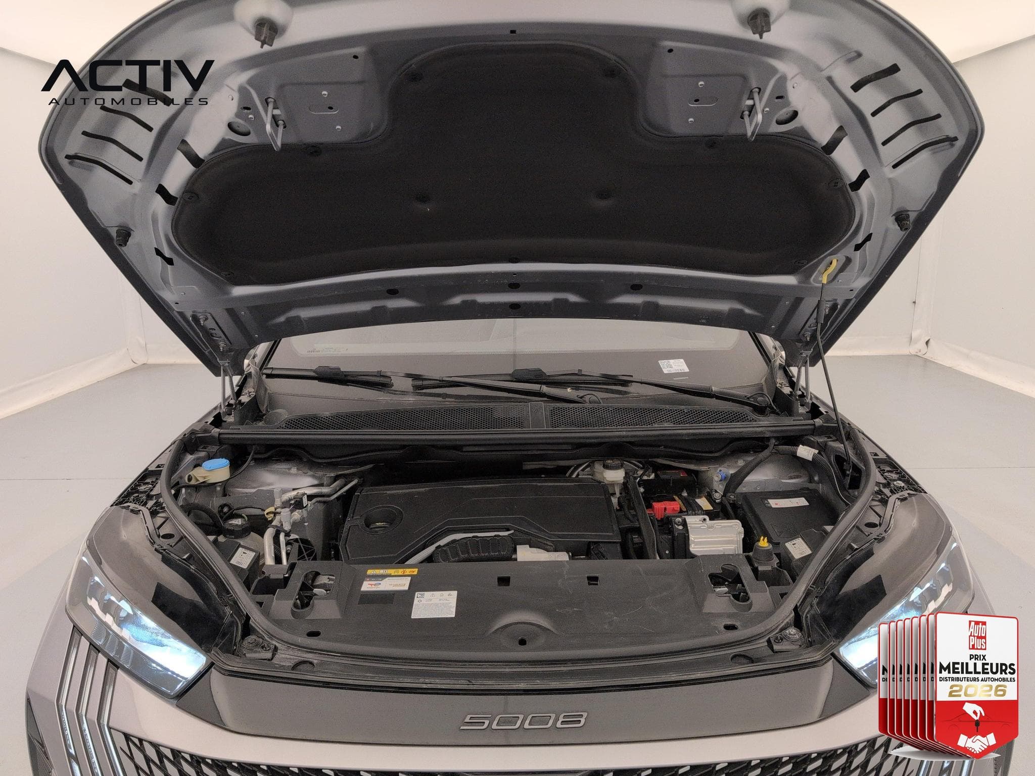Peugeot 5008 HYBRID 145CH E-DCS6 GT (2025) - Photo 22