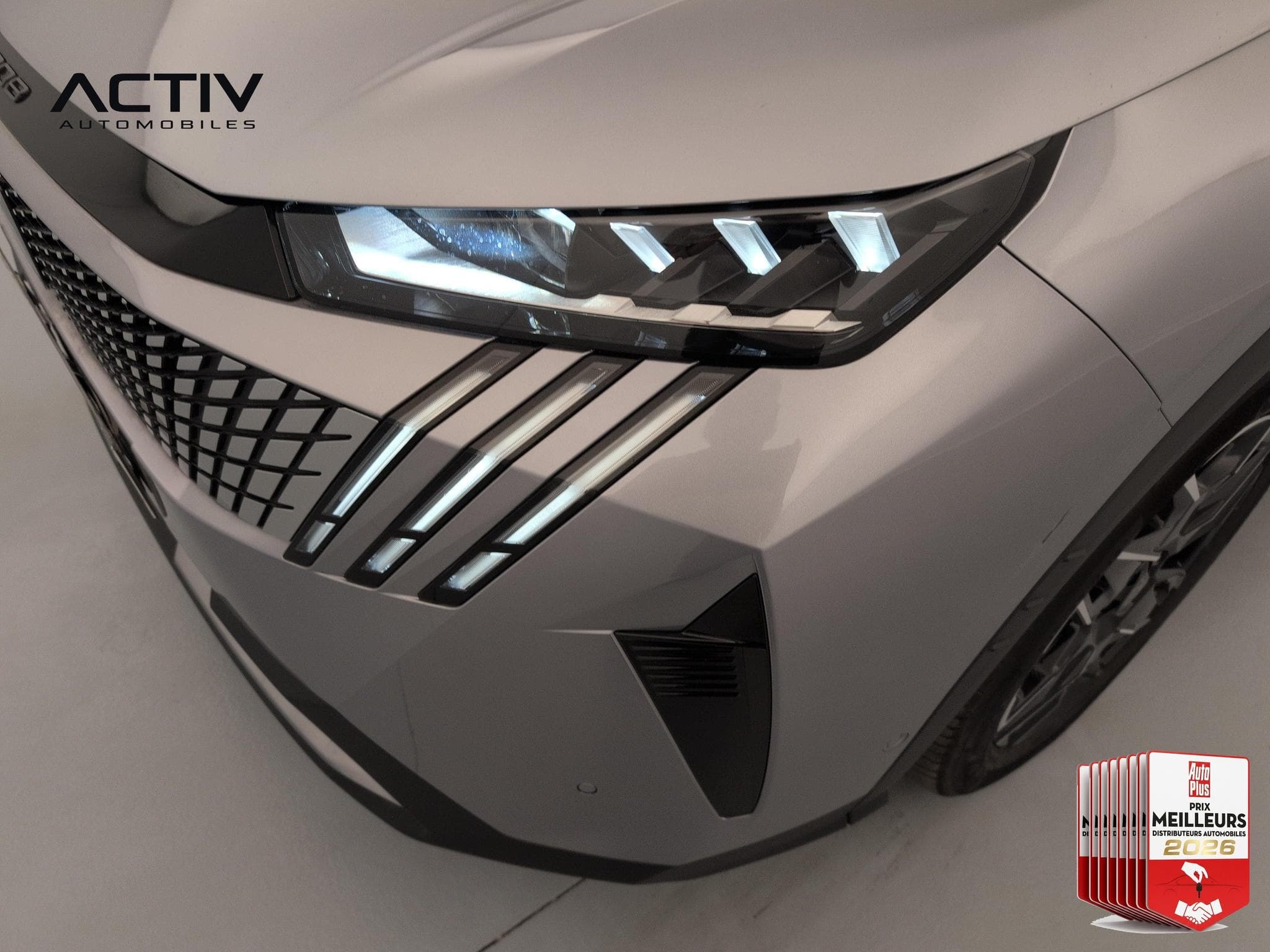Peugeot 5008 HYBRID 145CH E-DCS6 GT (2025) - Photo 23