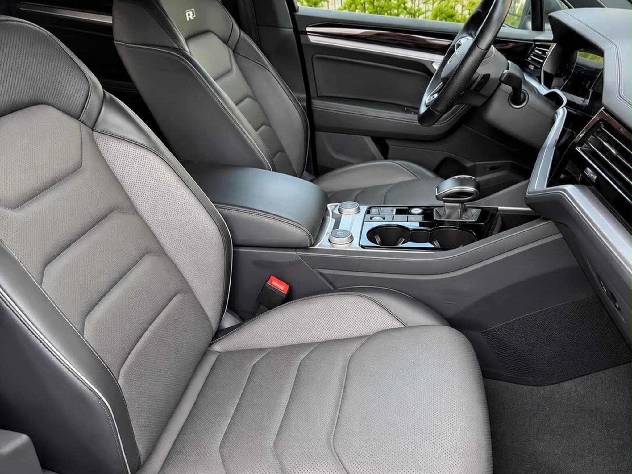 VW Touareg R-Line (2021) - Photo 3