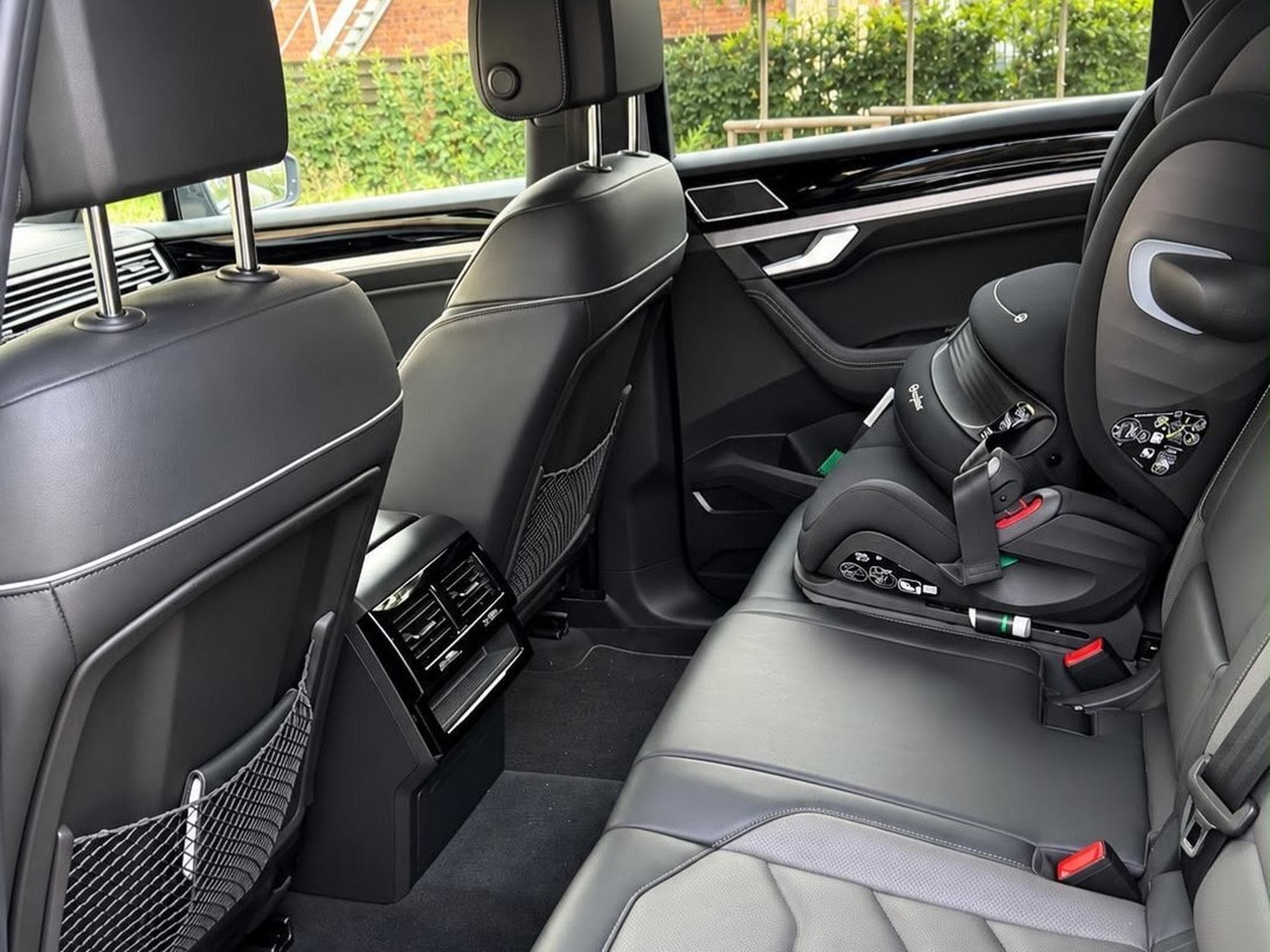 VW Touareg R-Line (2021) - Photo 5