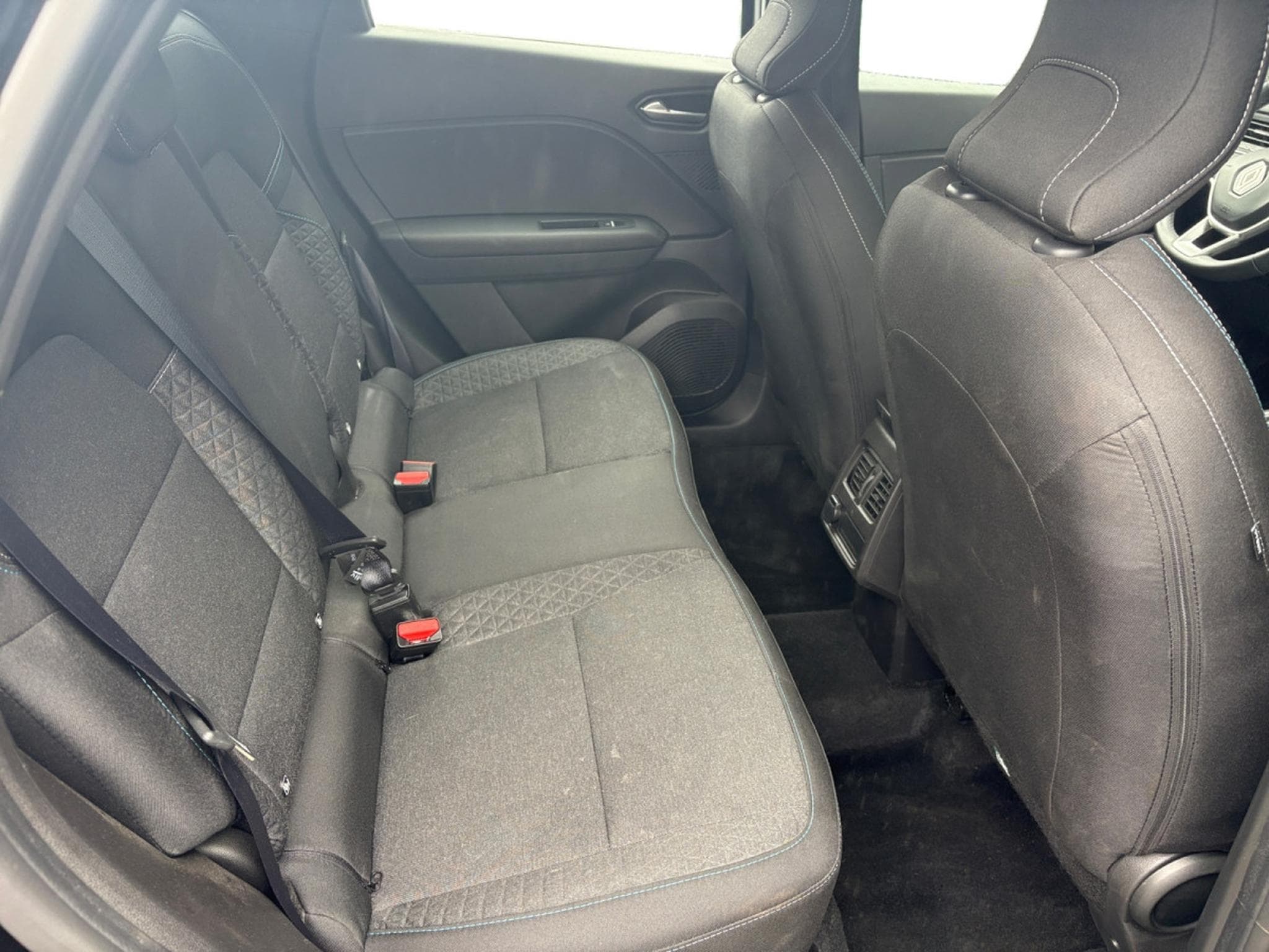 Renault Captur 1.0 TCe Evolution GPF (2025) - Foto 7