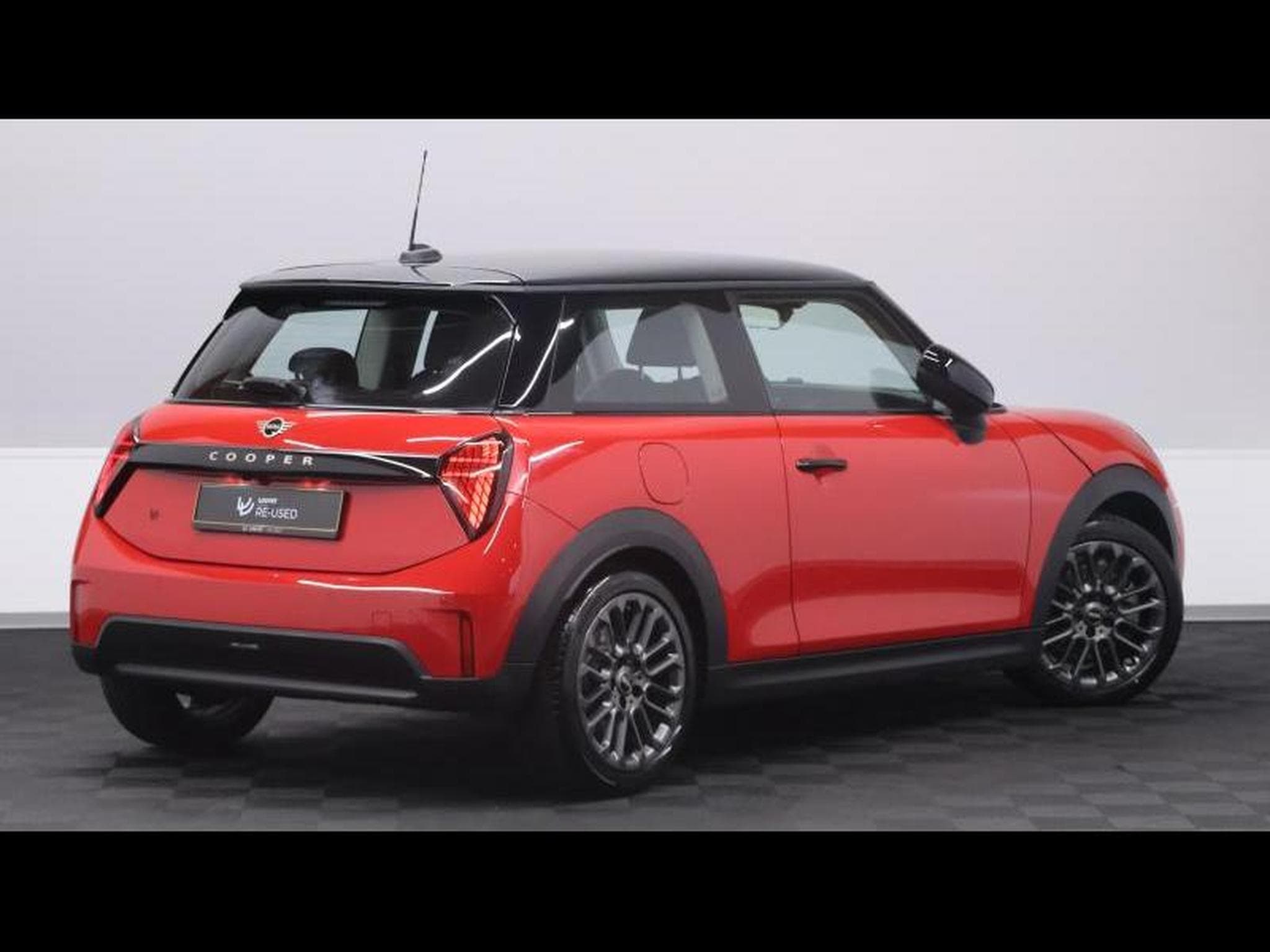 MINI Cooper 1.5 156 steptronic 3 portes (2024) - Foto 5