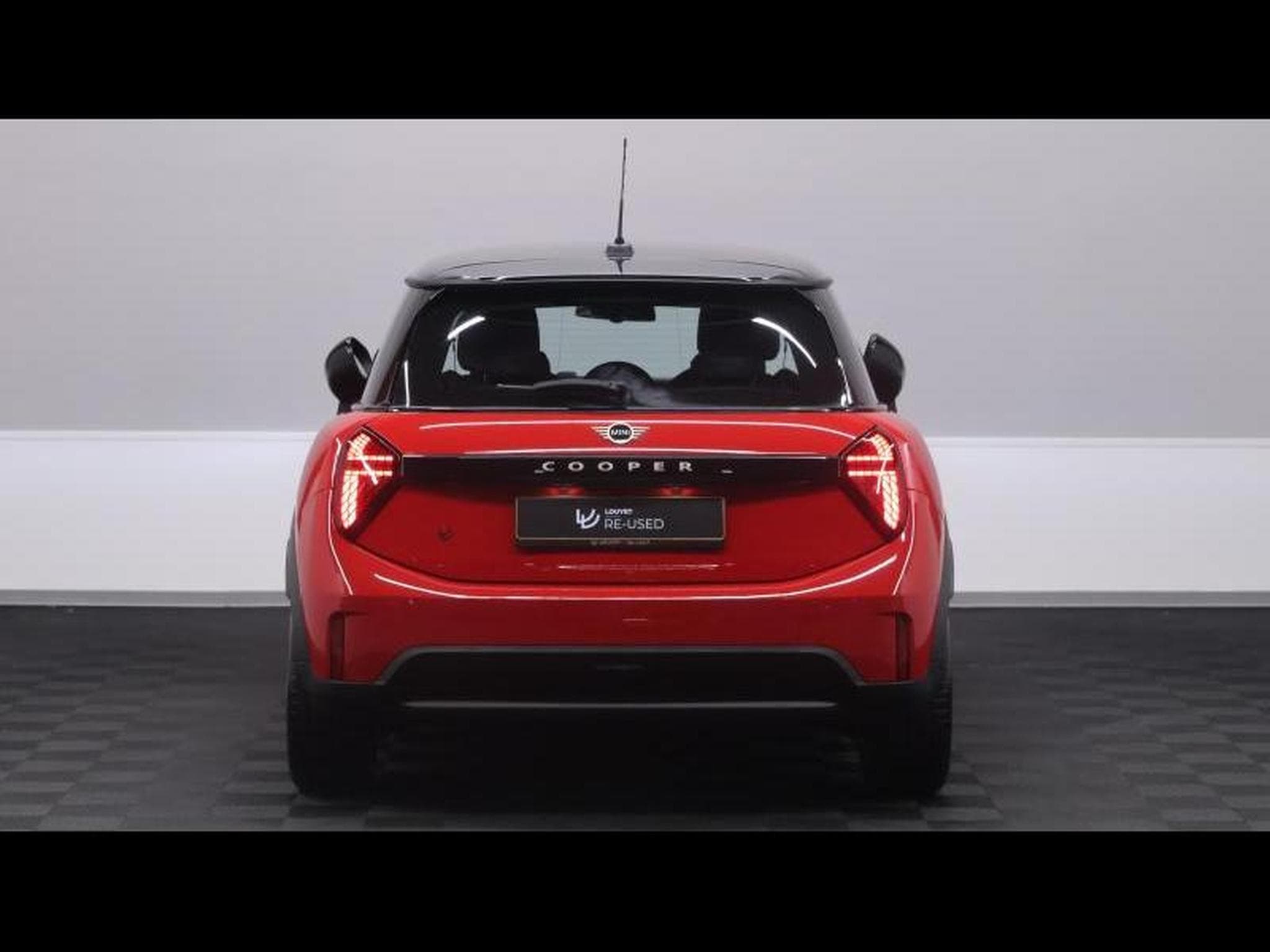 MINI Cooper 1.5 156 steptronic 3 portes (2024) - Foto 6