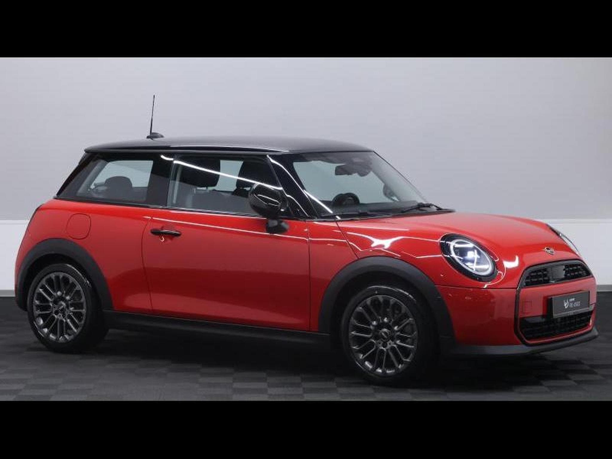 MINI Cooper 1.5 156 steptronic 3 portes (2024) - Foto 3