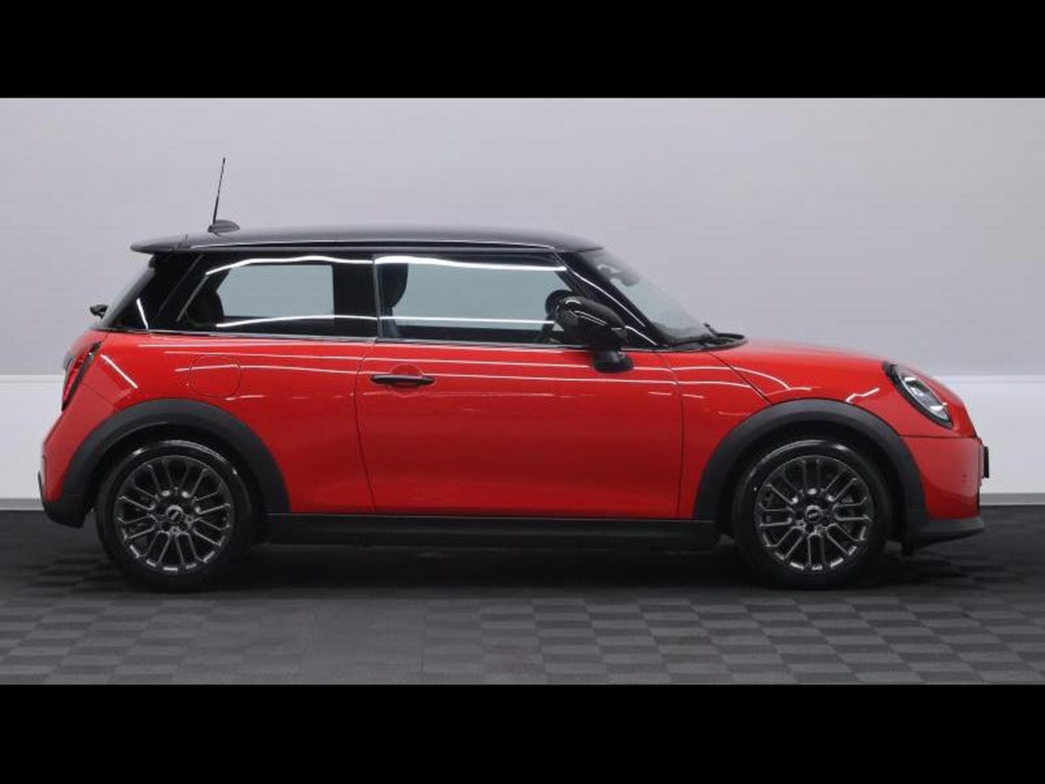MINI Cooper 1.5 156 steptronic 3 portes (2024) - Foto 4