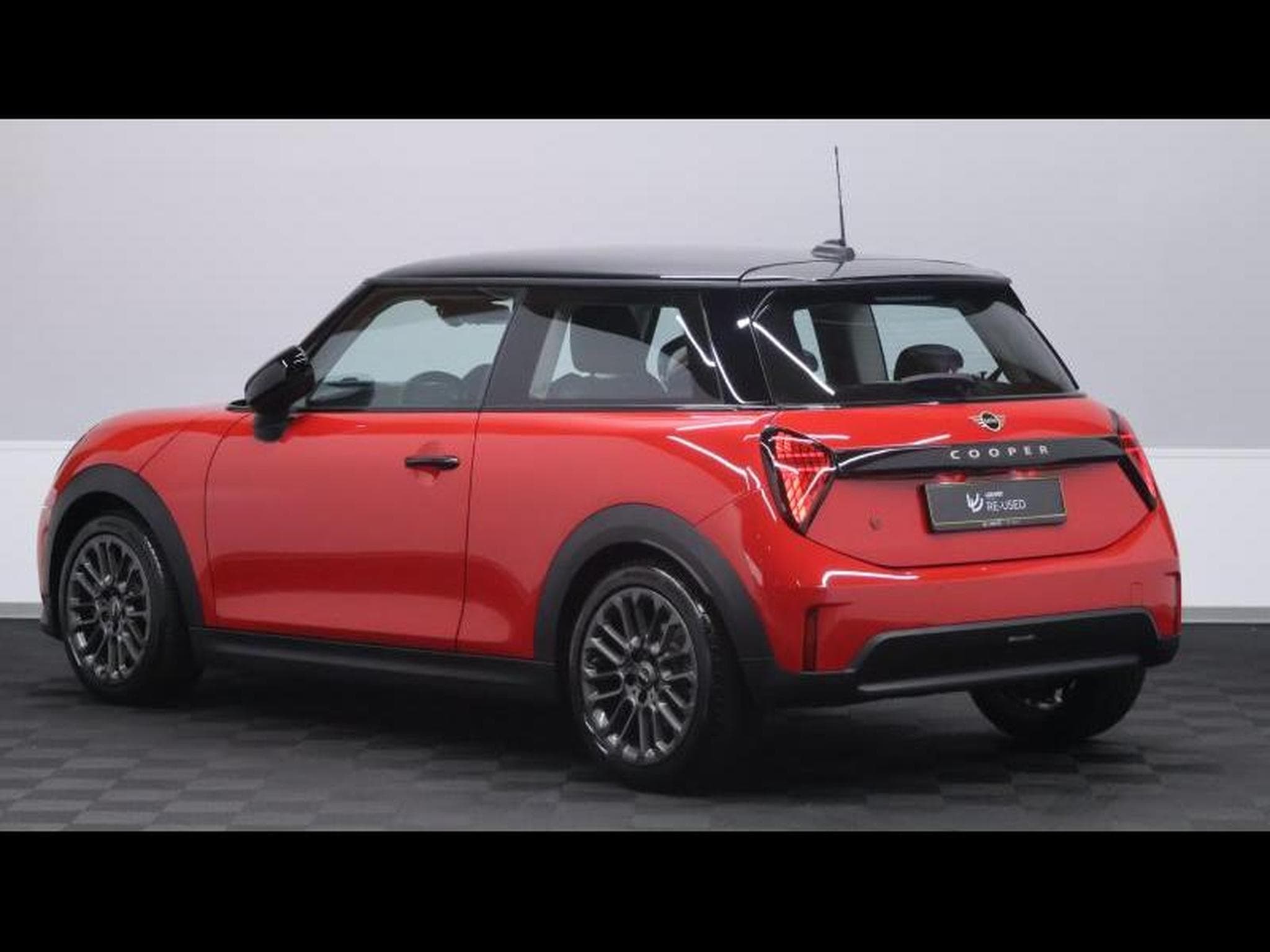 MINI Cooper 1.5 156 steptronic 3 portes (2024) - Foto 7