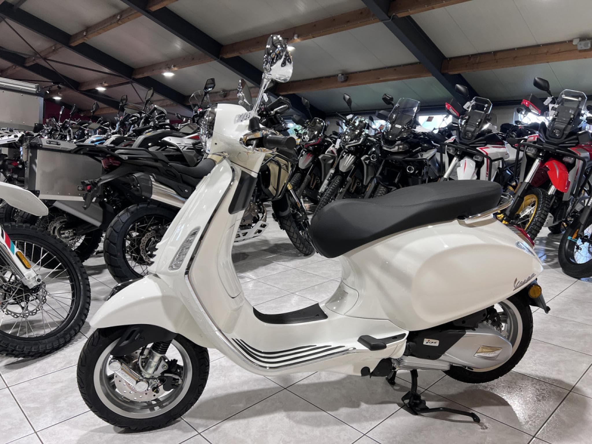 Vespa Primavera BLANC (2026) - Photo 4