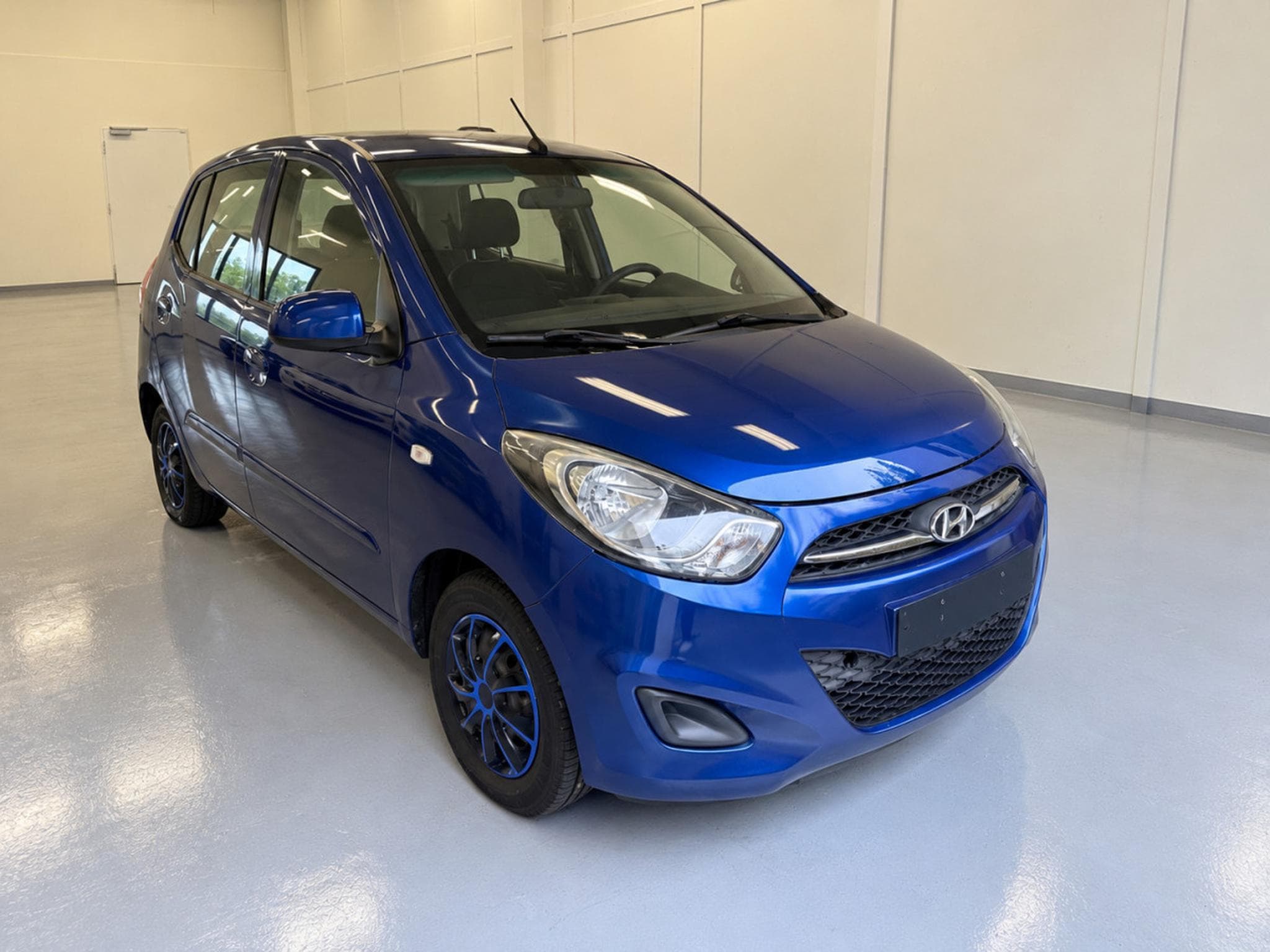 Hyundai i10 1.1i 70 Classic Clim Carplay (2013) - Foto 2