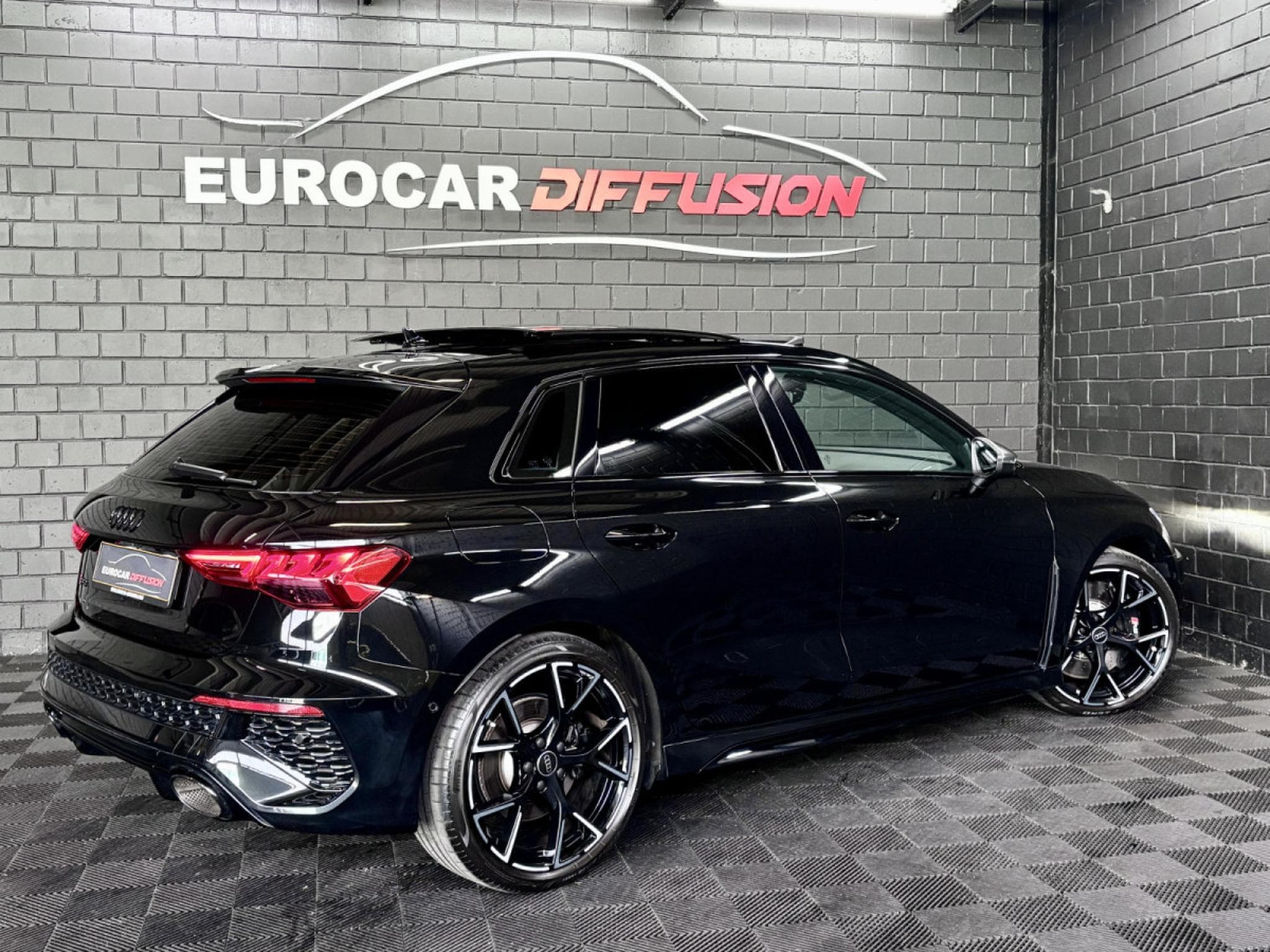Audi RS3 Sportback Quattro 2.5 TFSI 400 CV *PANO* B&O*  MATRIX* ECHAP (2023) - Photo 6